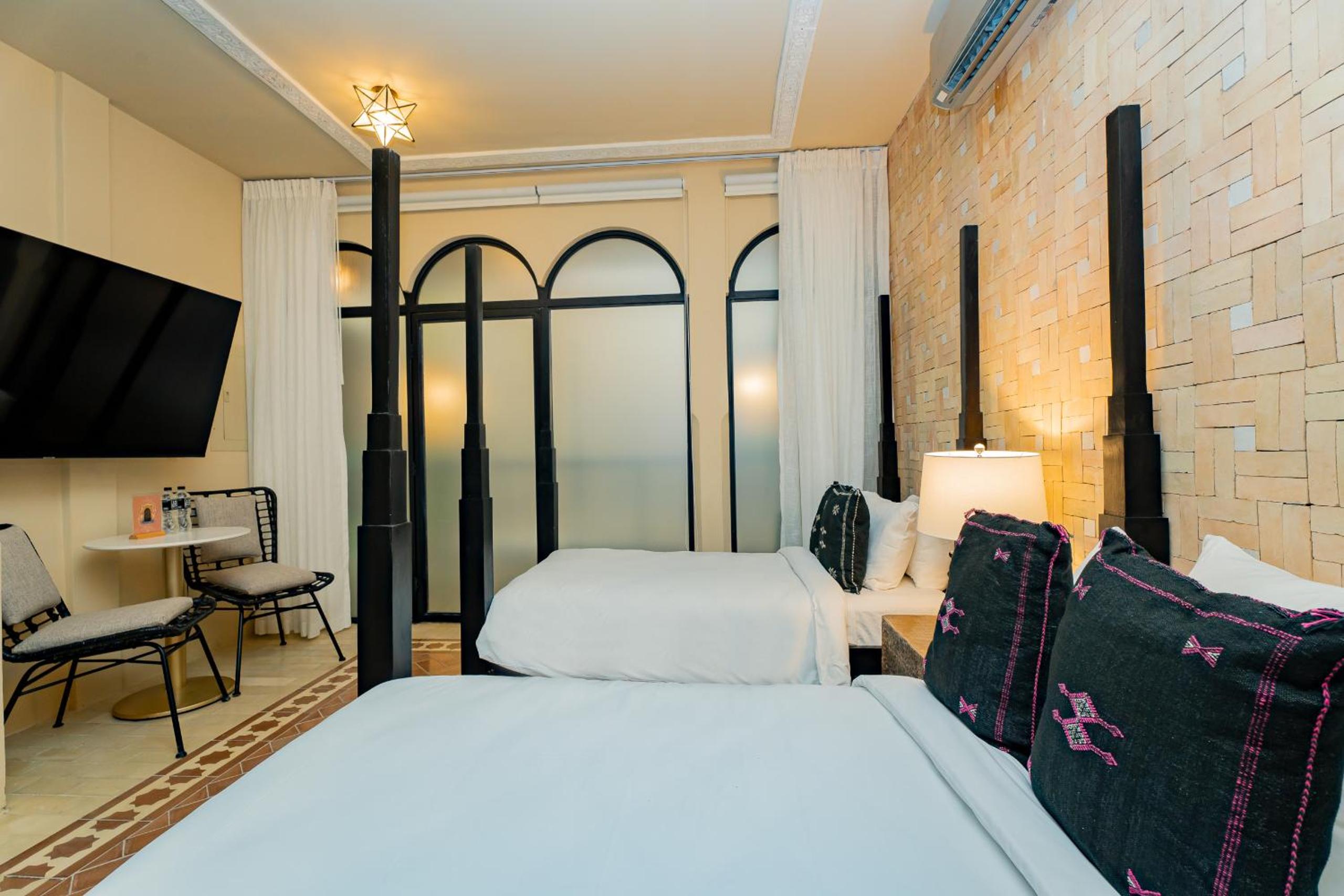 Deluxe Double or Twin Room photo 3