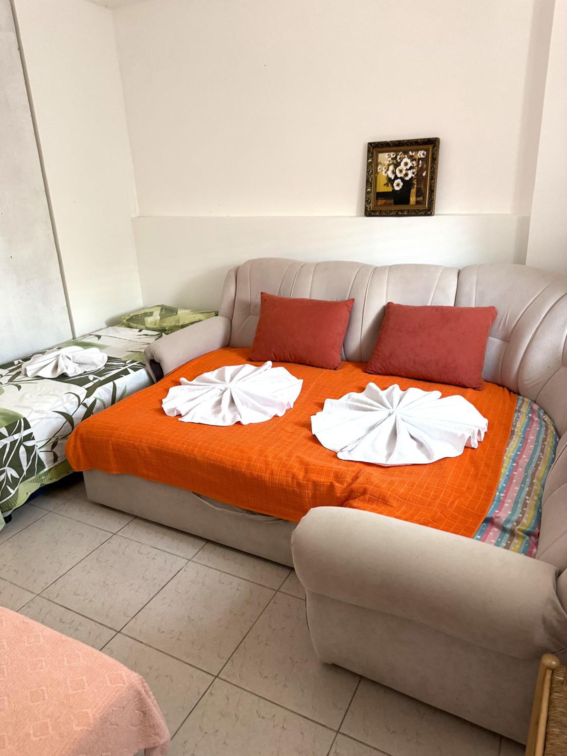 Family Room with Private Bathroom photo 1