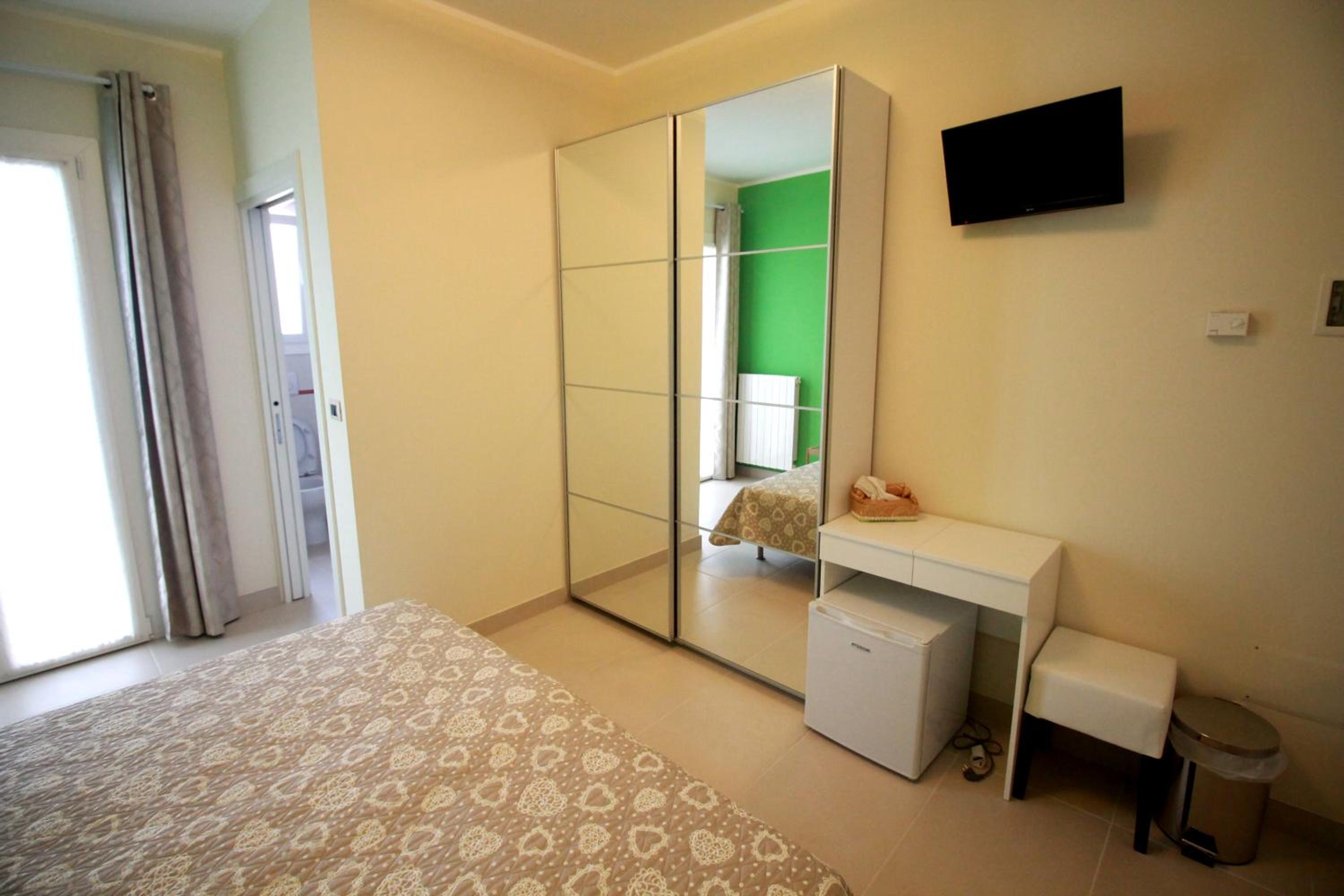 Double Room with Private Bathroom photo 1