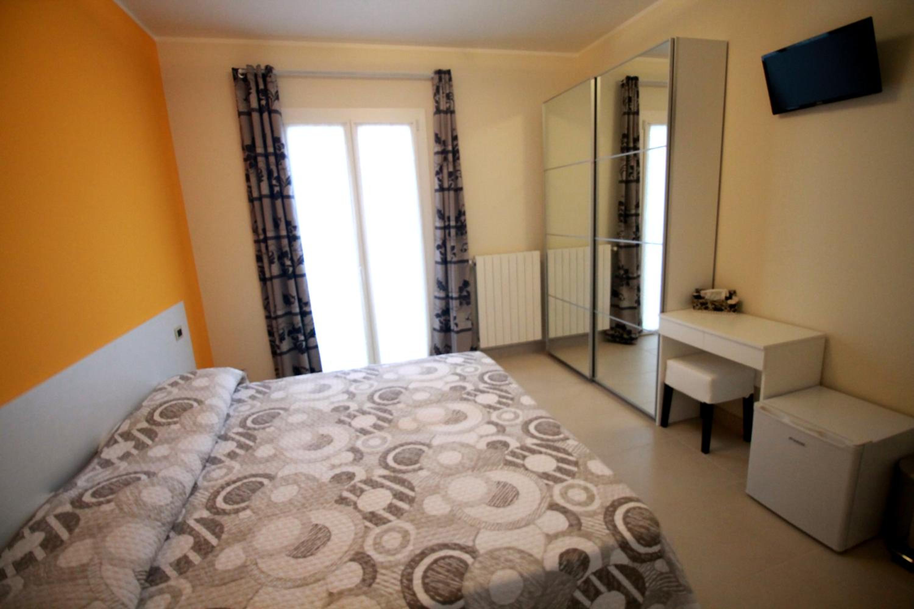 Double Room with Private Bathroom photo 3
