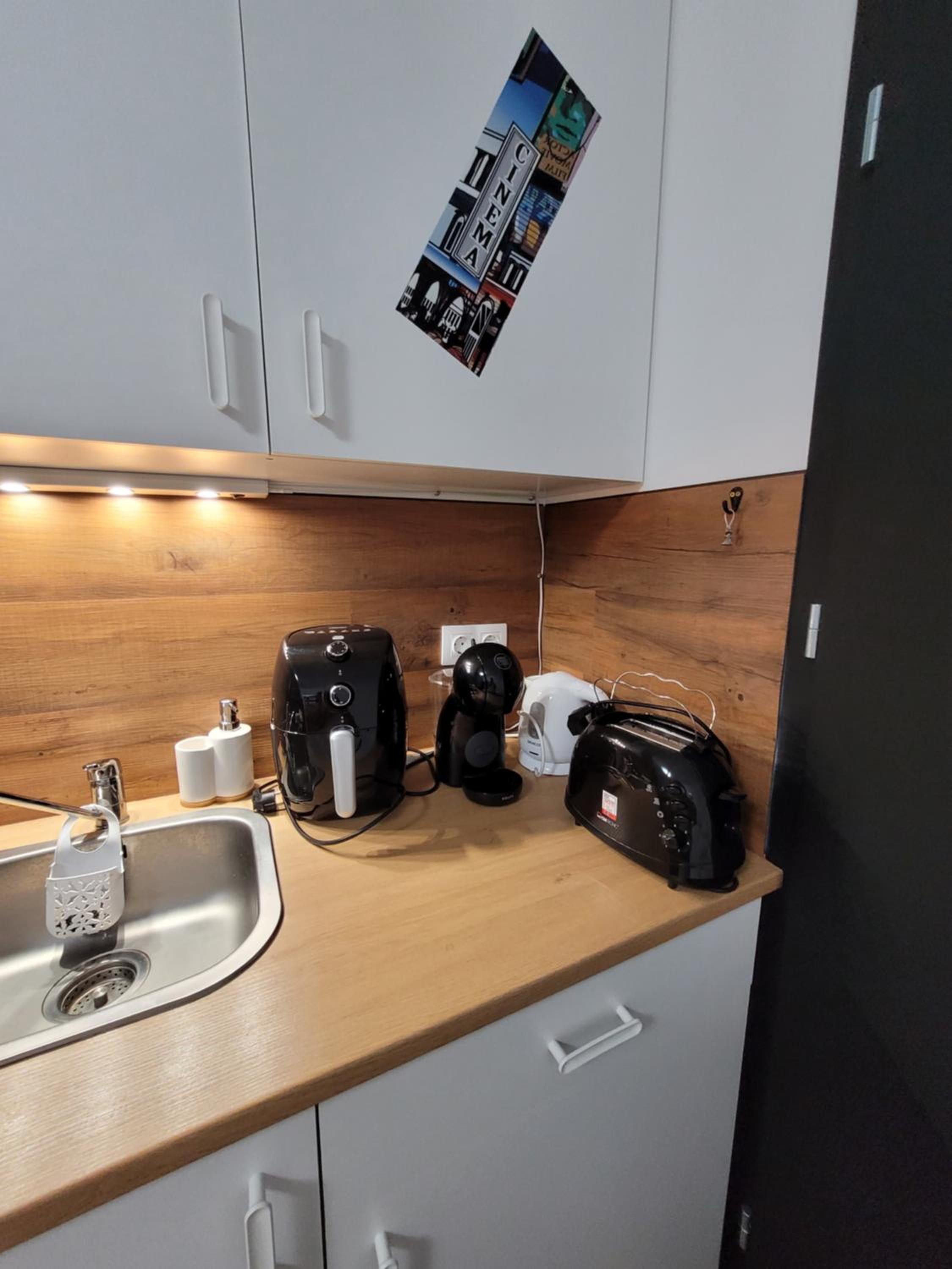 One-Bedroom Apartment photo 2