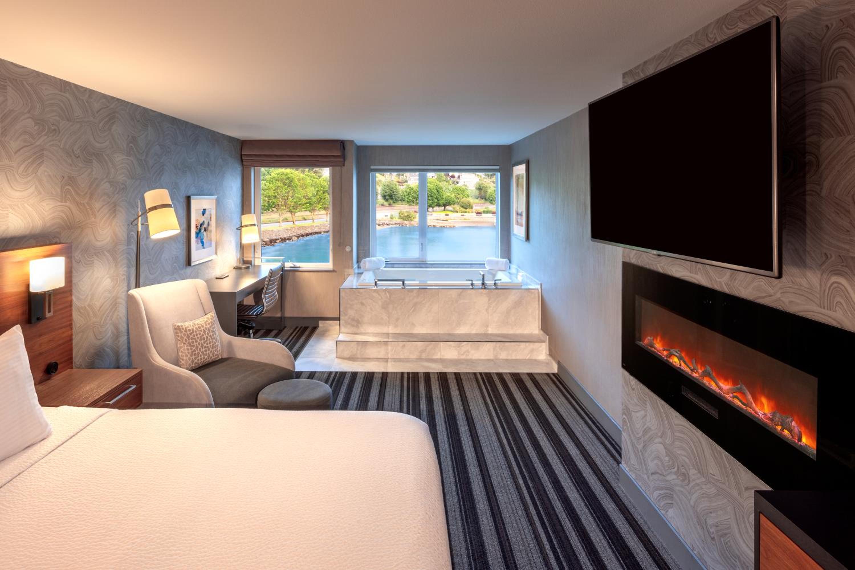 King Room with Spa Bath and View