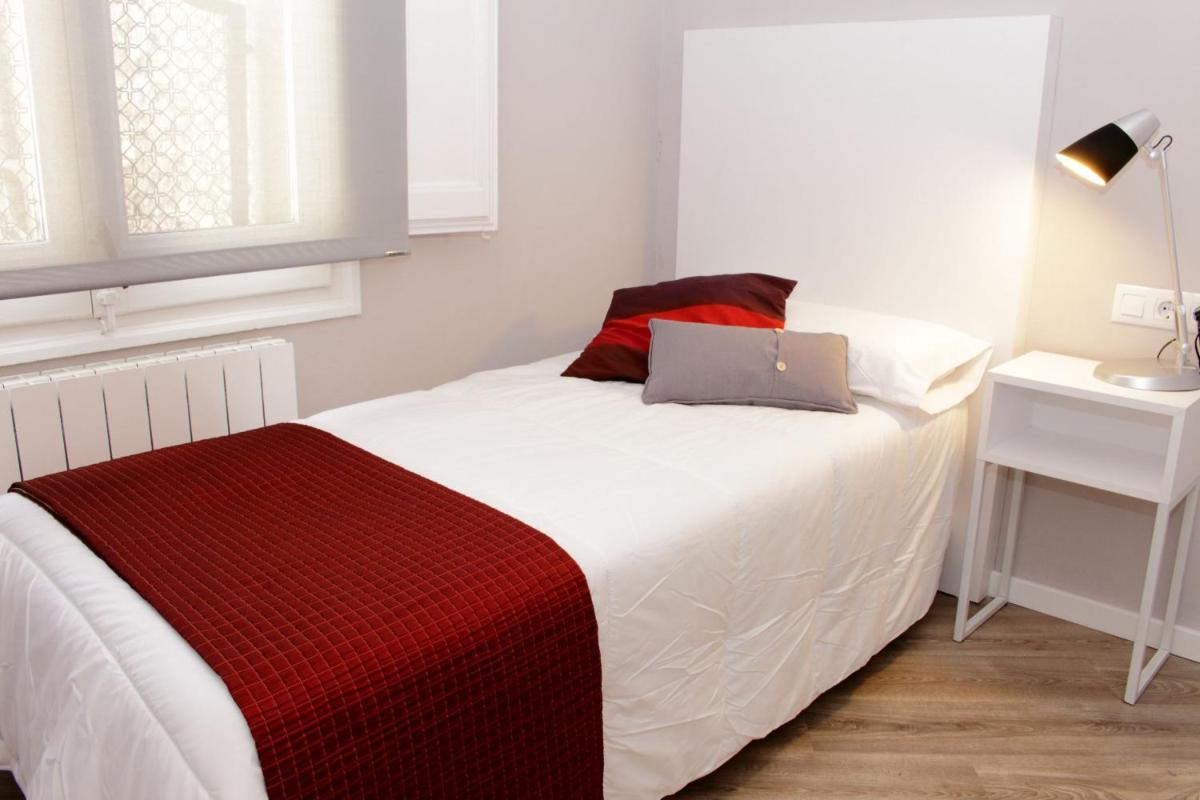 Quadruple Room with Private Bathroom photo 2