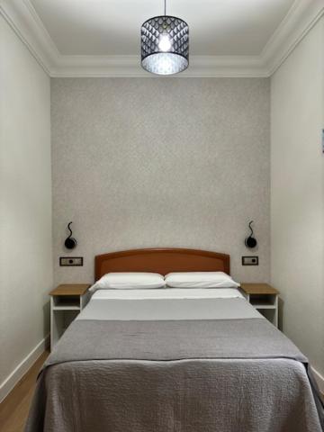 Single Room with Private Bathroom photo 3