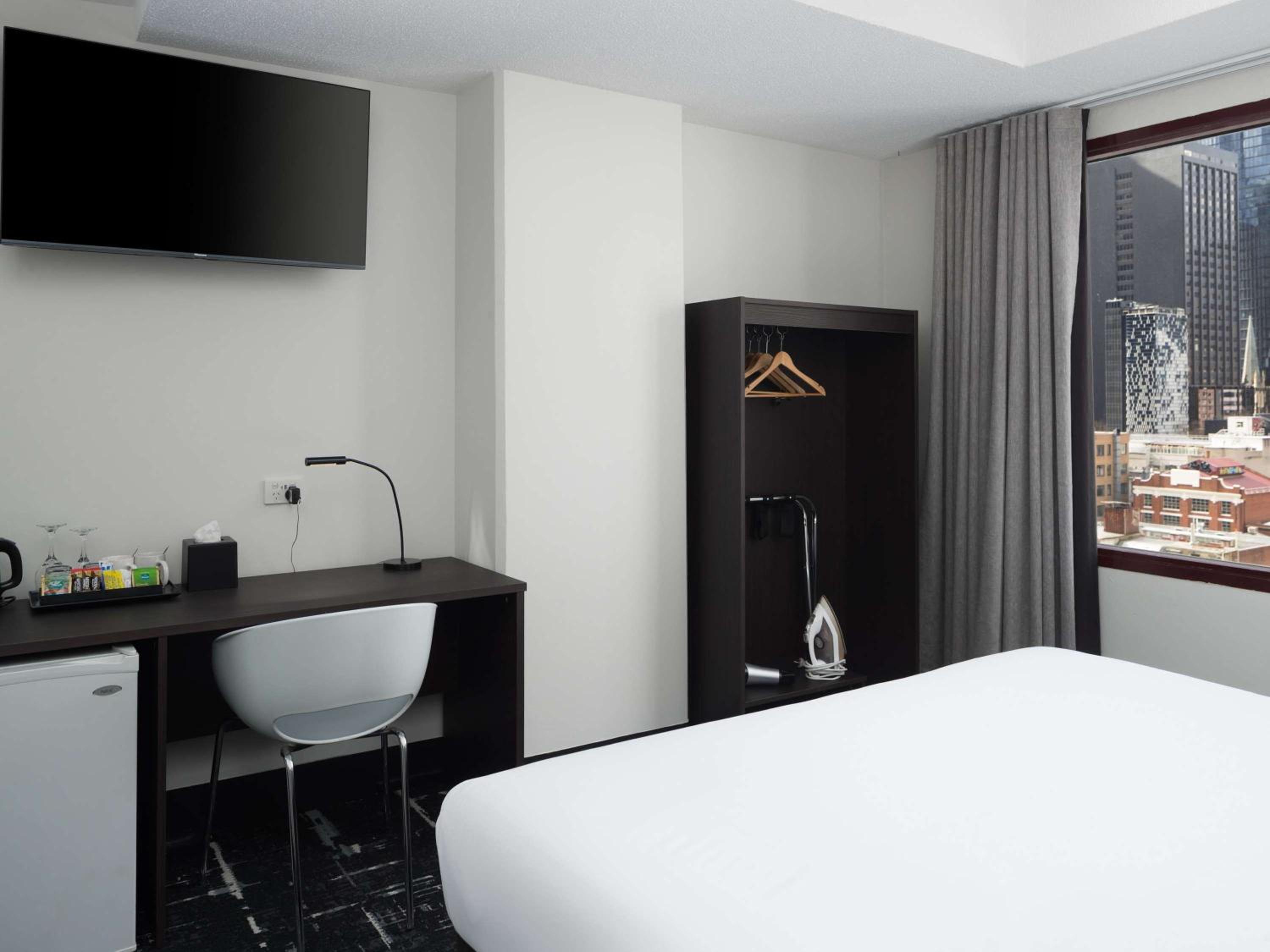 Standard King Room photo 2