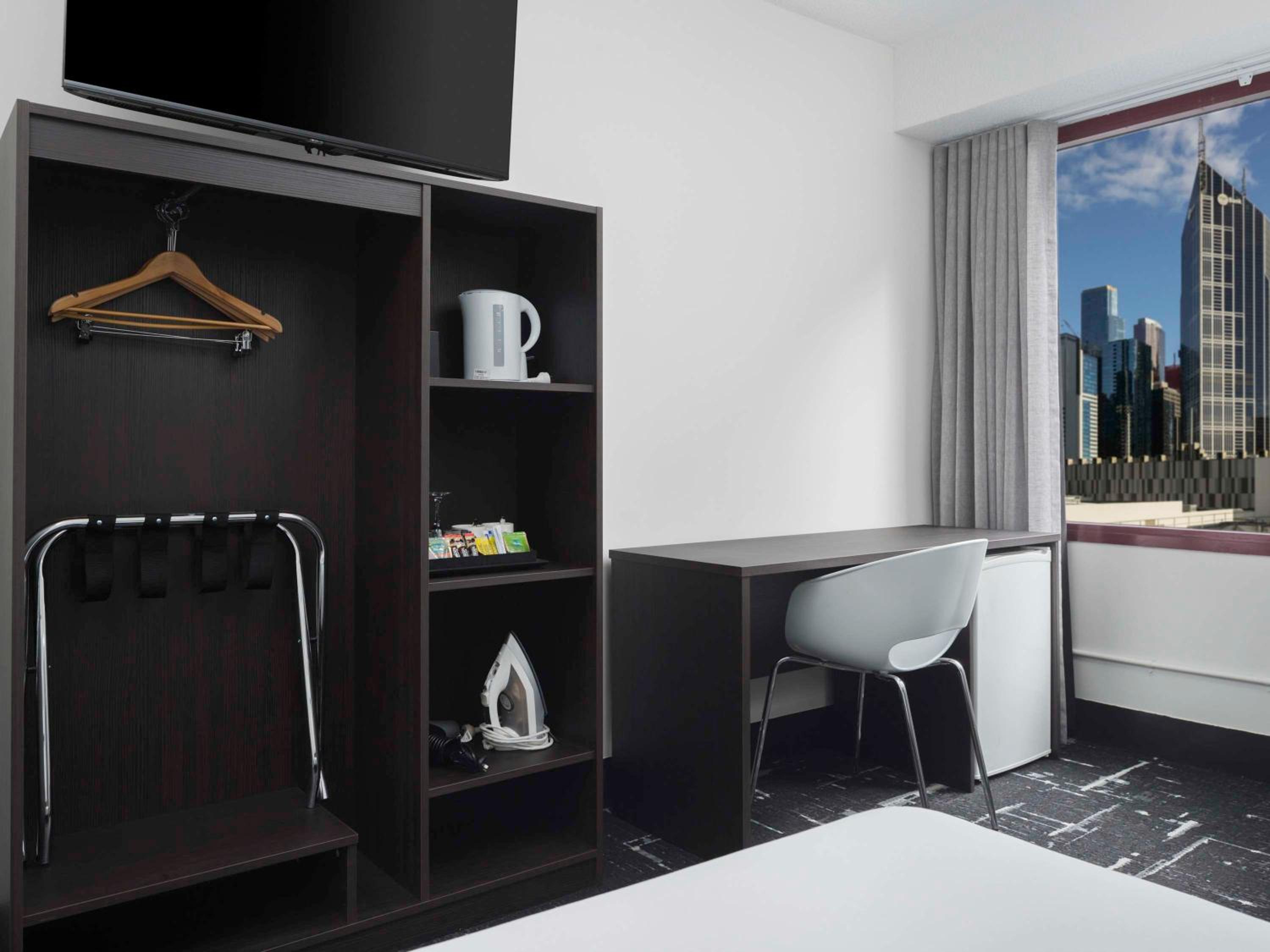 Standard Queen Room photo 2