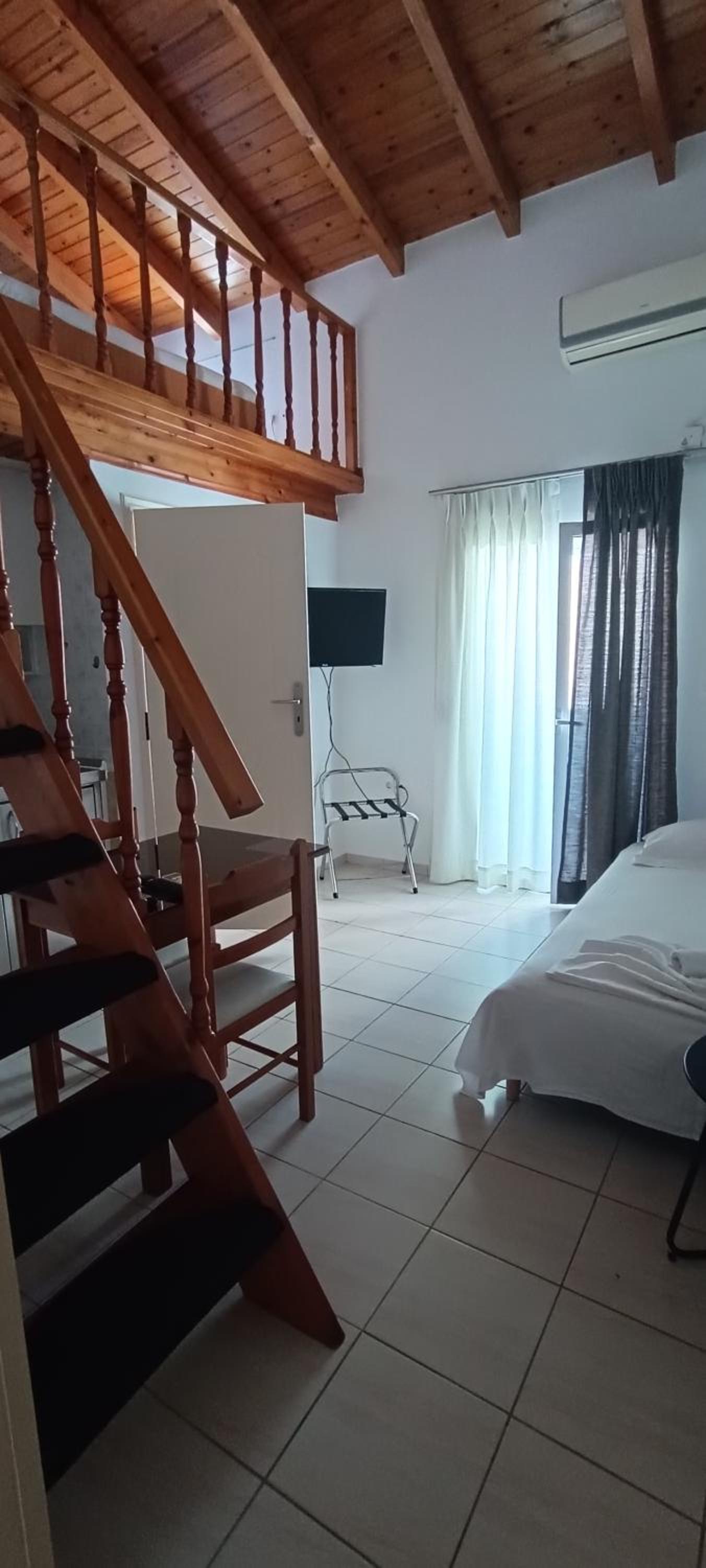 Apartment with Balcony - Photo 30
