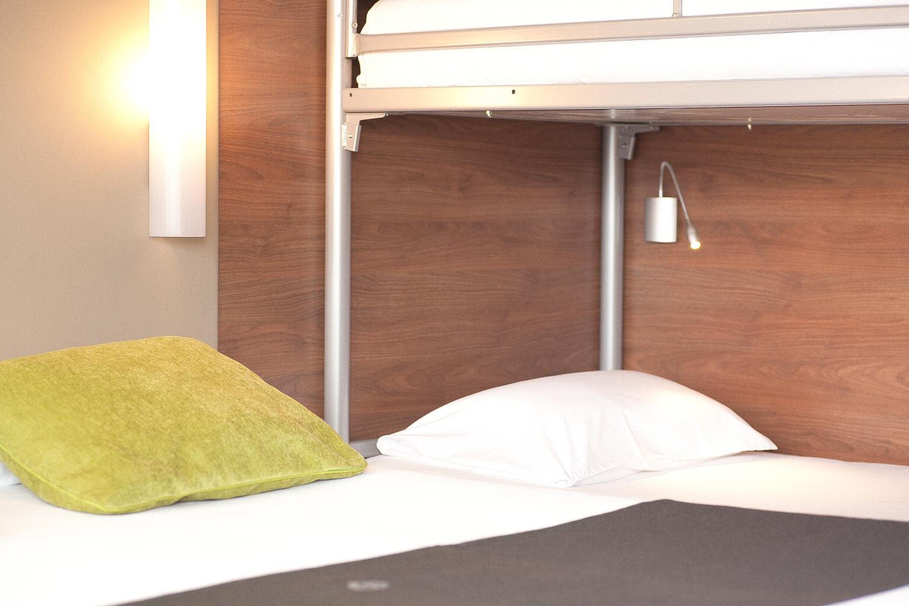 Standard Quadruple Room - Photo 6