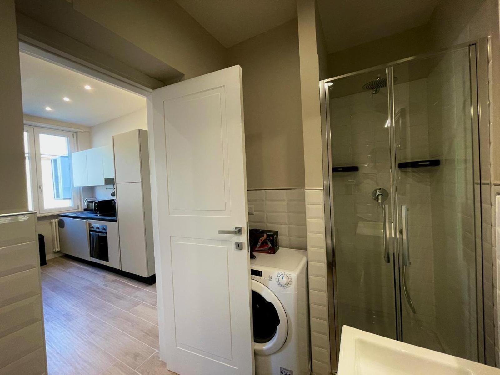 Large Double Room with Private External Bathroom photo 3