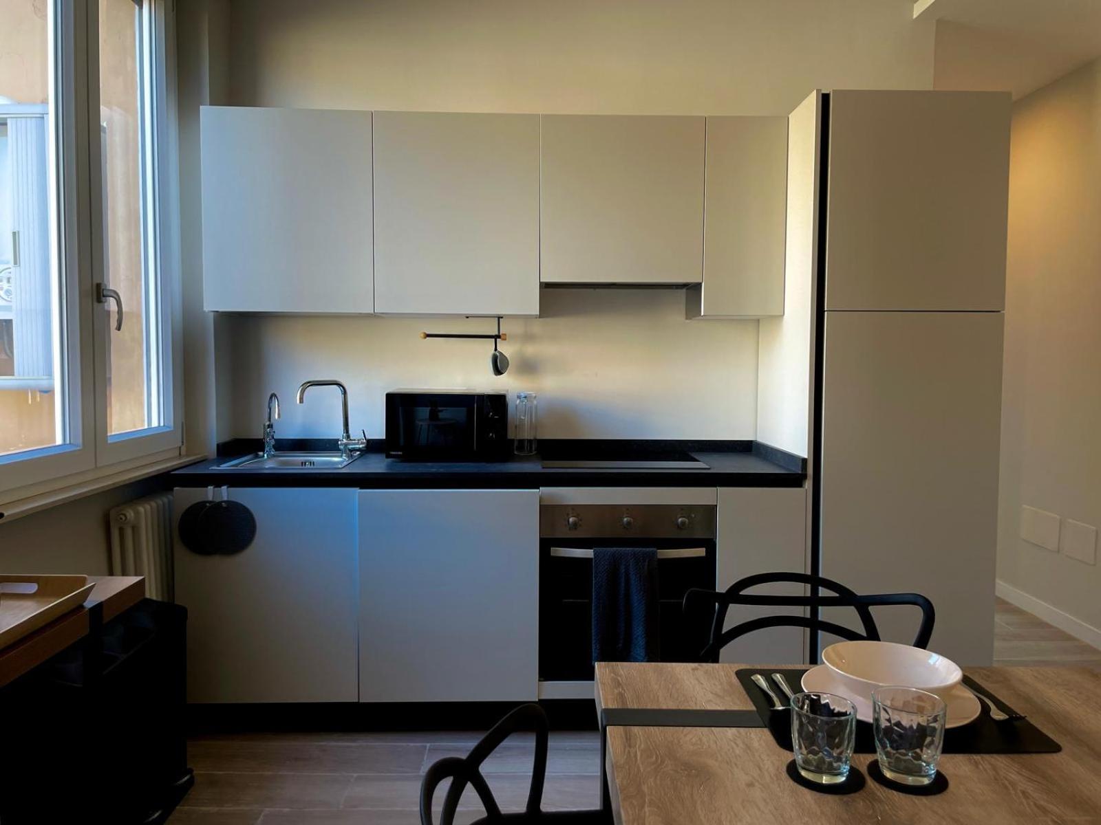Large Double Room with Private External Bathroom photo 2