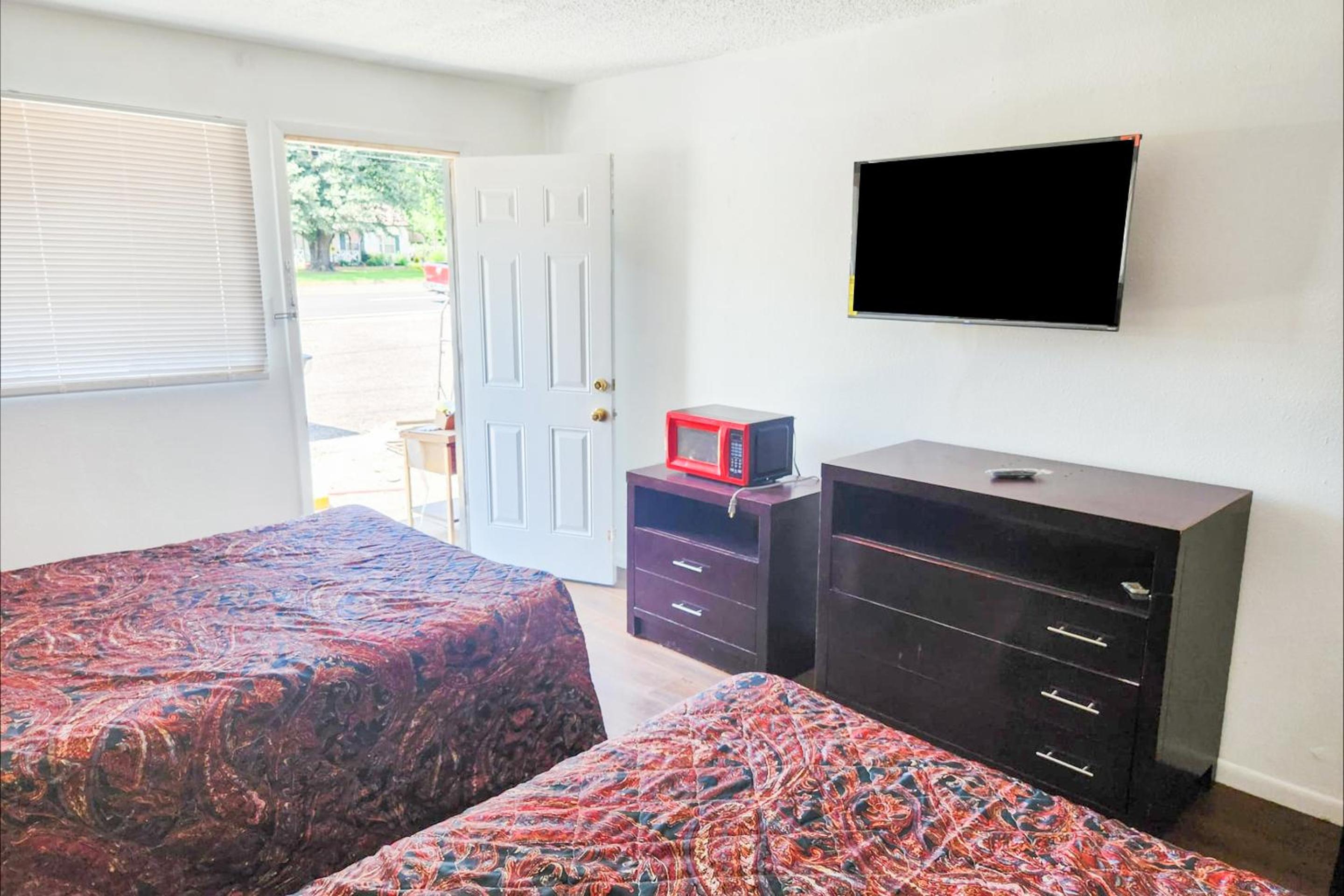 2 Full Beds Non-Smoking photo 2