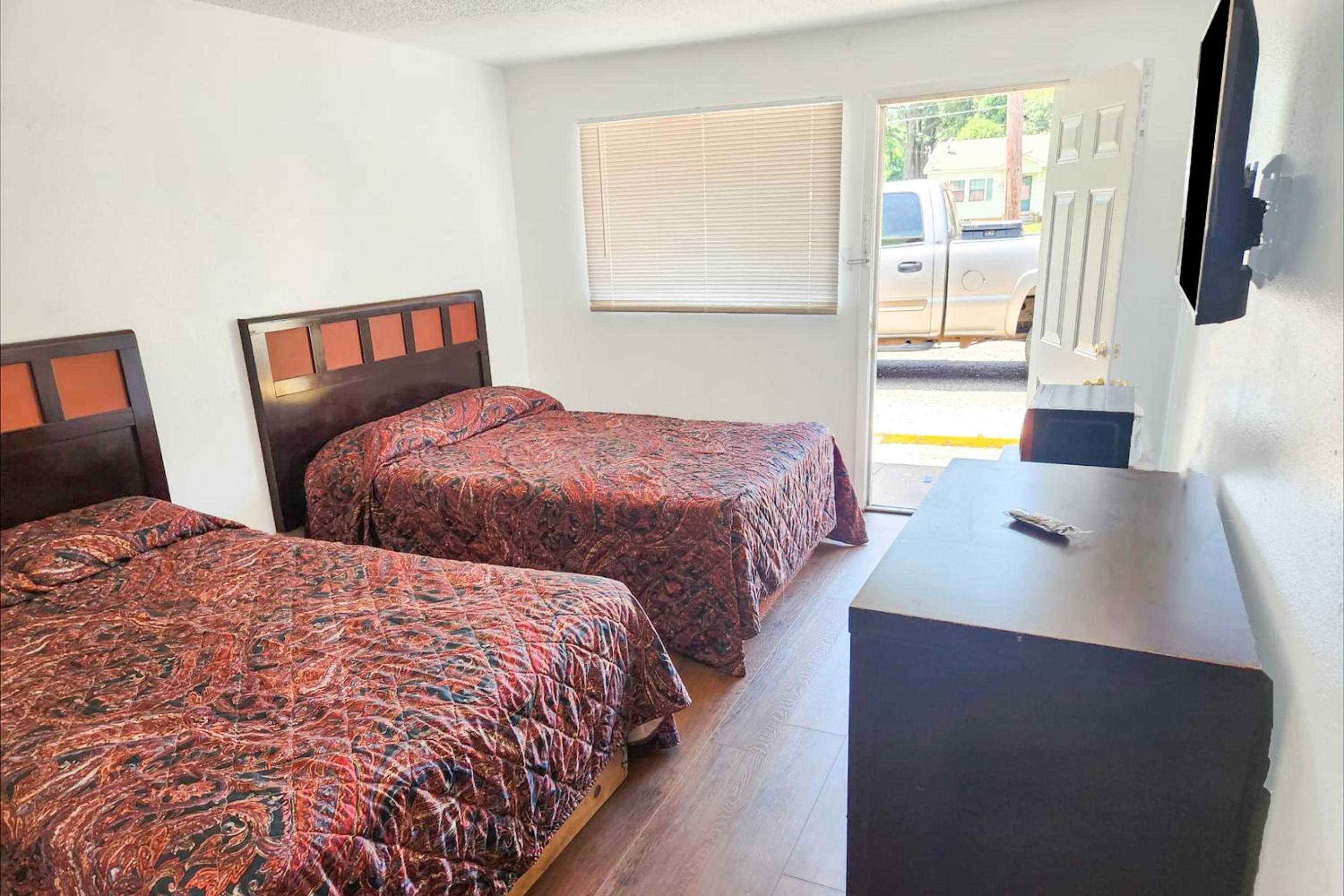 2 Full Beds Non-Smoking photo 1