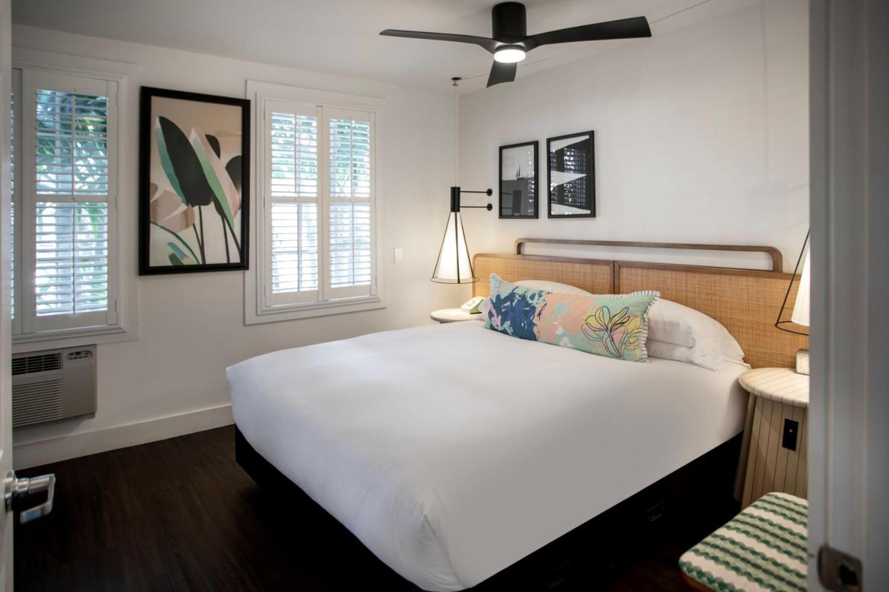 One-Bedroom King Suite - Photo 2