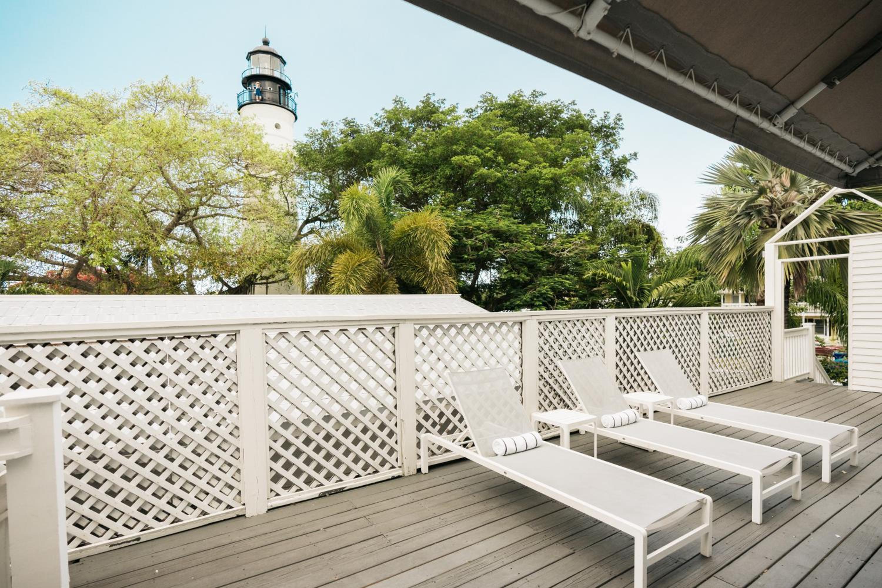 Hemingway King Suite - Photo 6