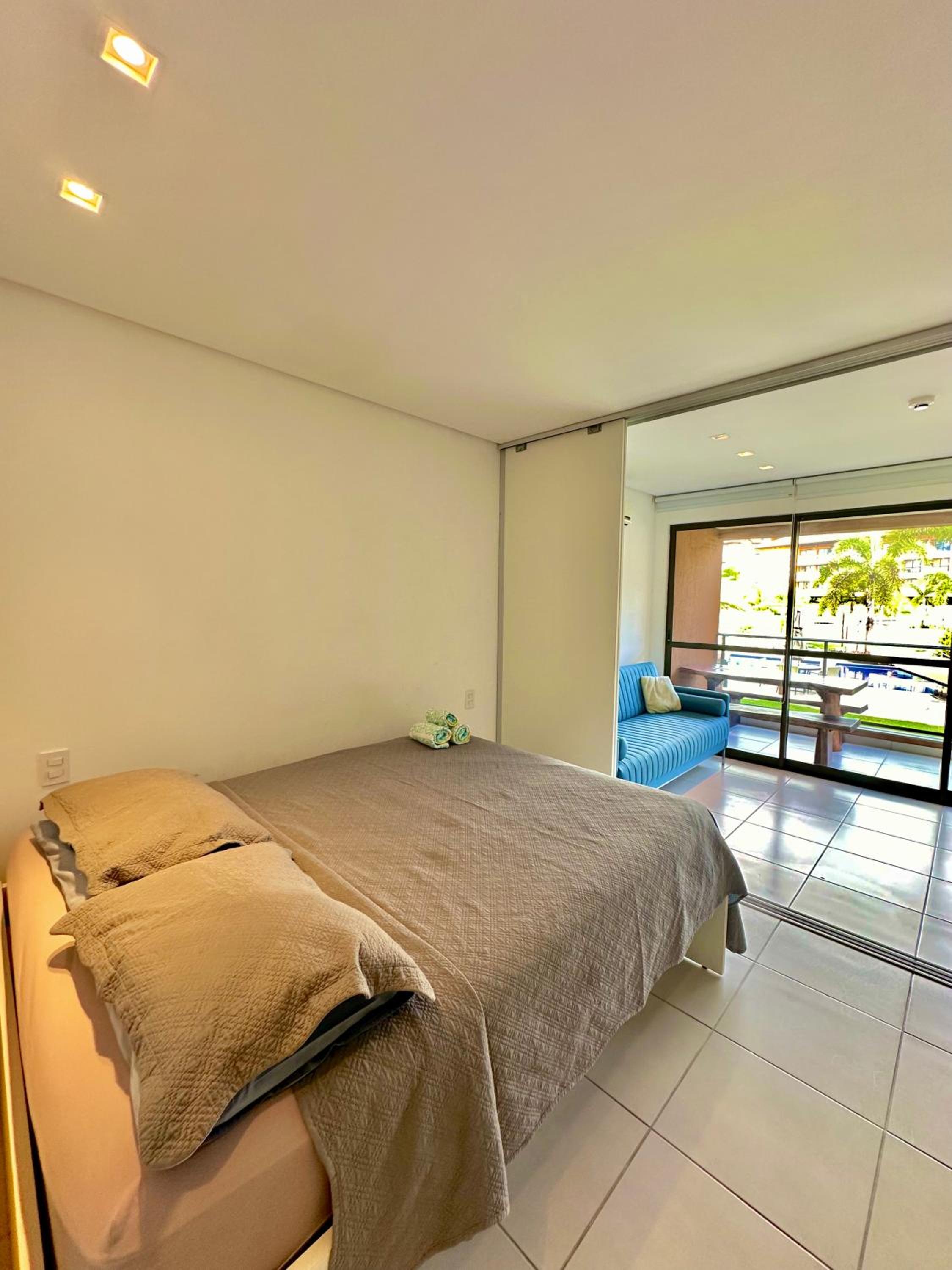 Apartment with Pool View 