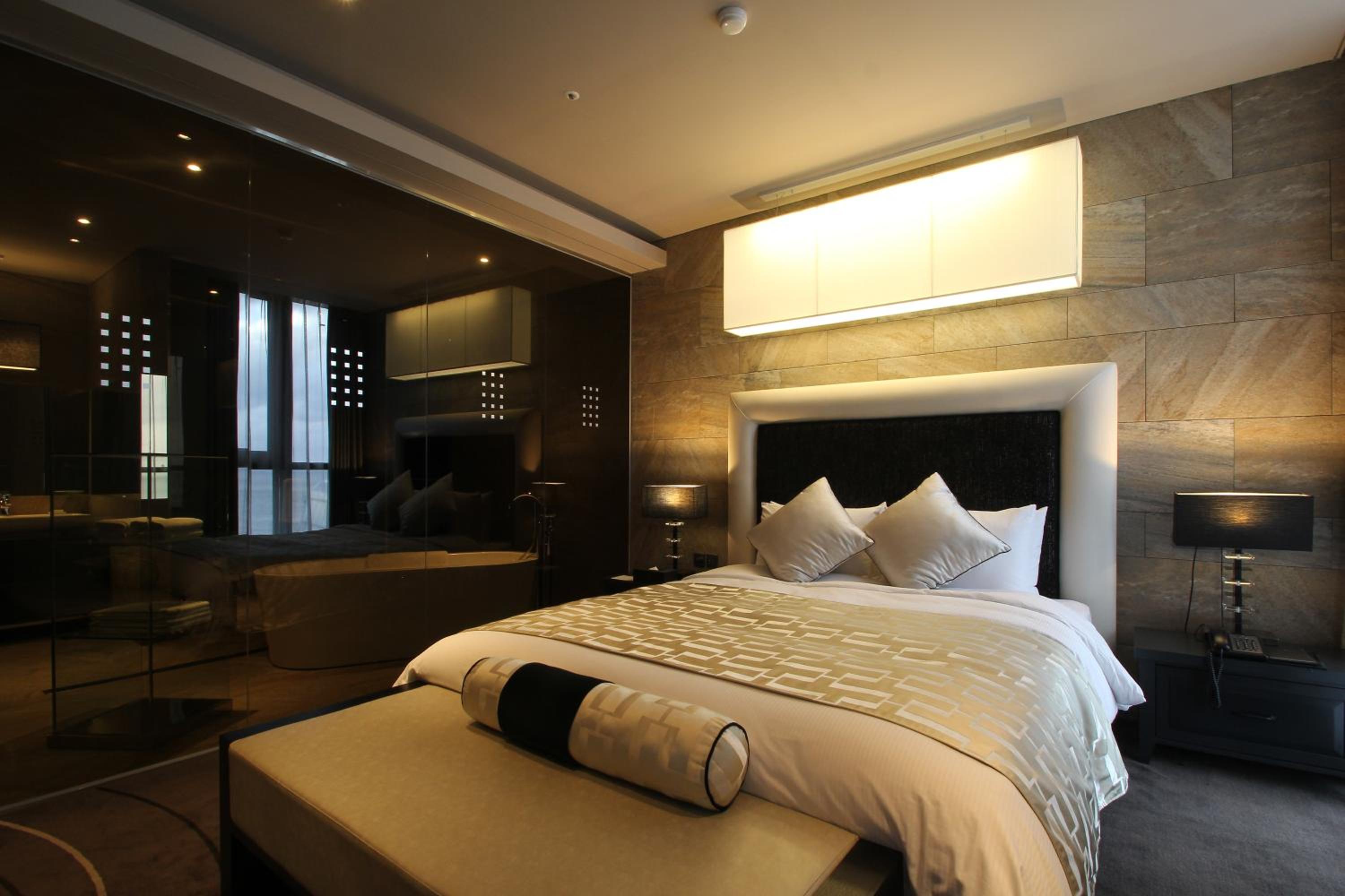 Special Offer - Presidential Suite with Room decoration, wine & snack set, and late check-out at 12:00 PM photo 3