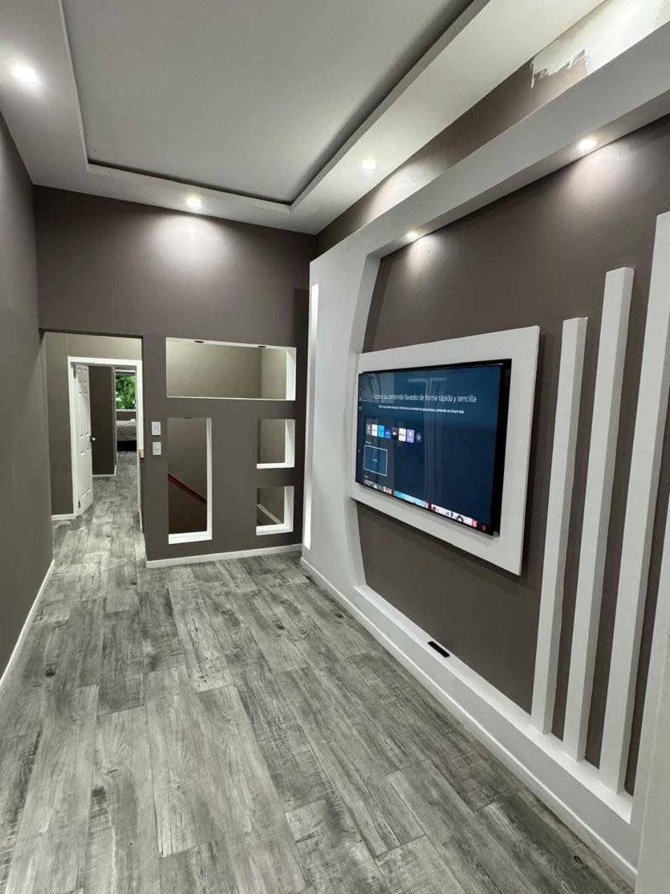 One-Bedroom House photo 1