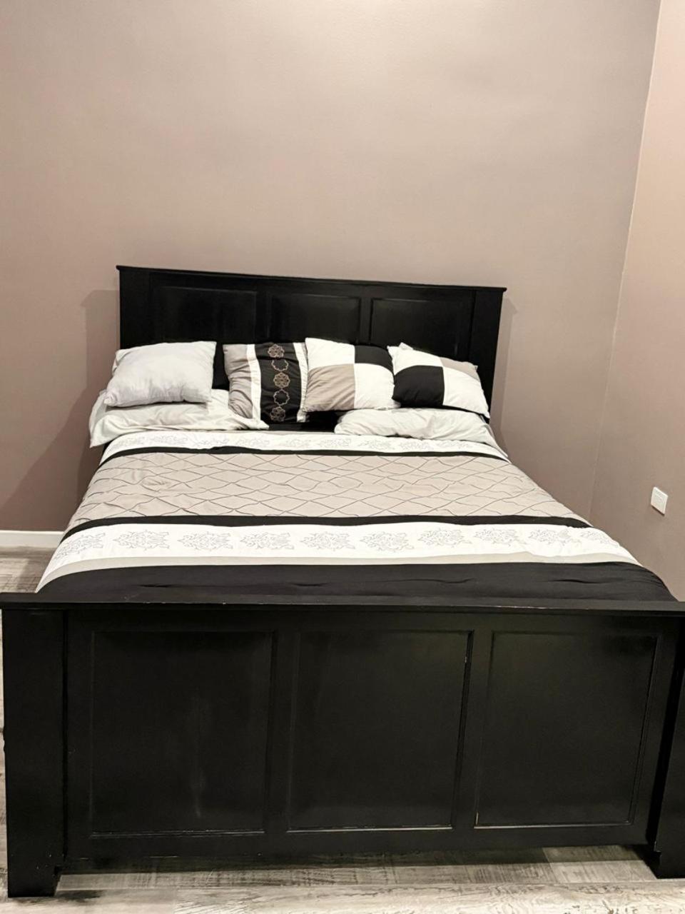 One-Bedroom House photo 3