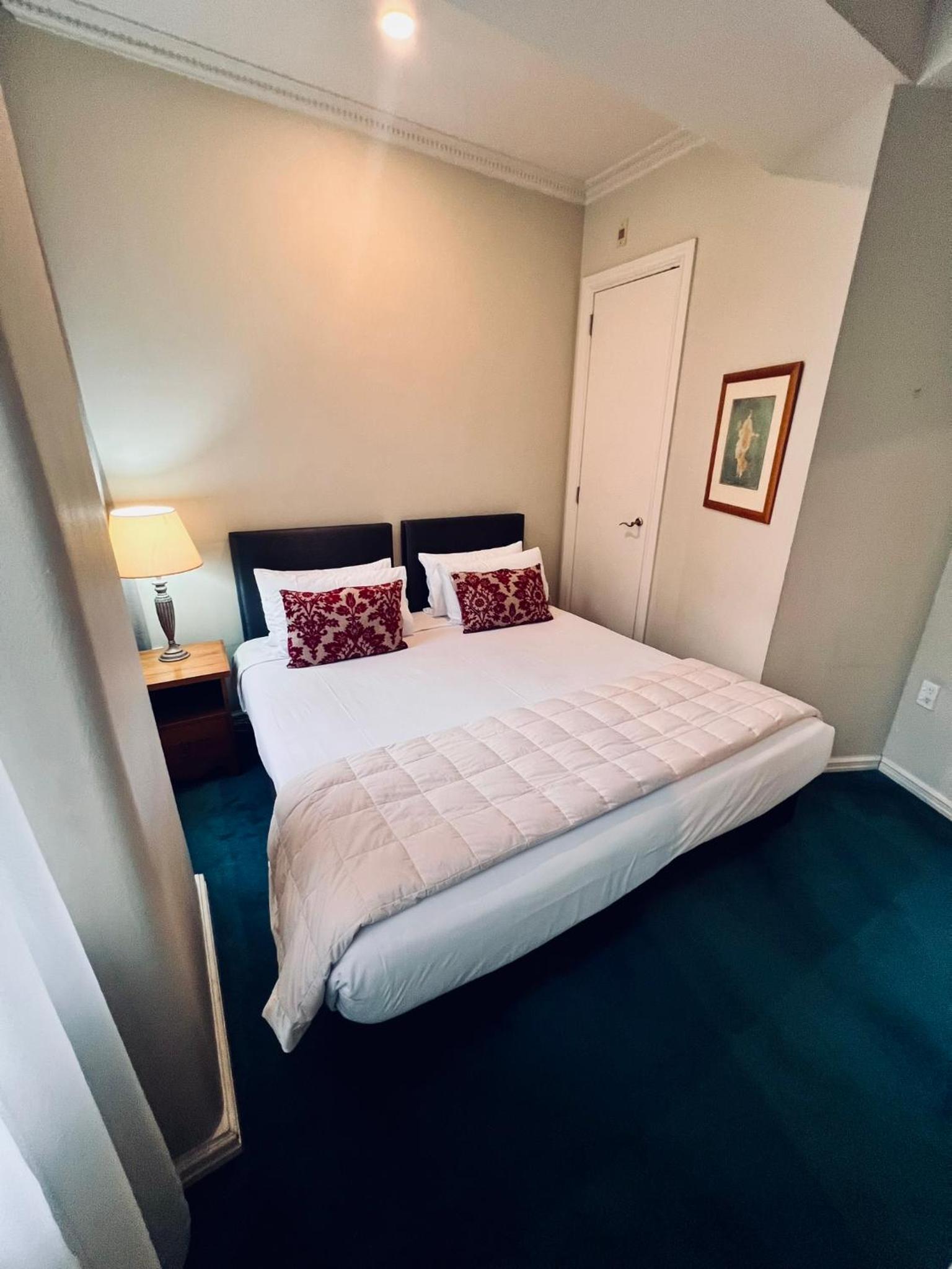 Two-Bedroom Apartment - Booking.com only. photo 1