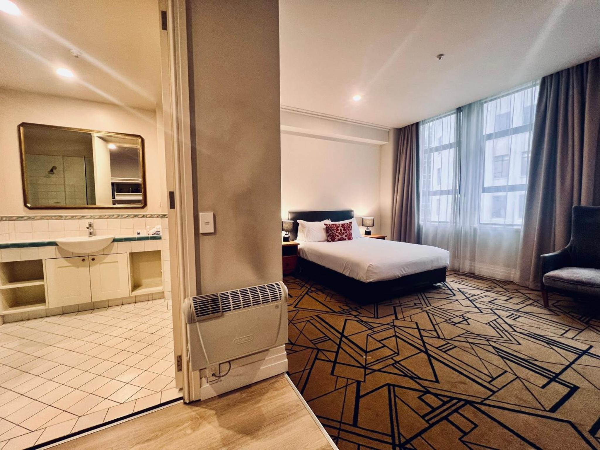 Studio Apartment - Booking.com only. photo 1