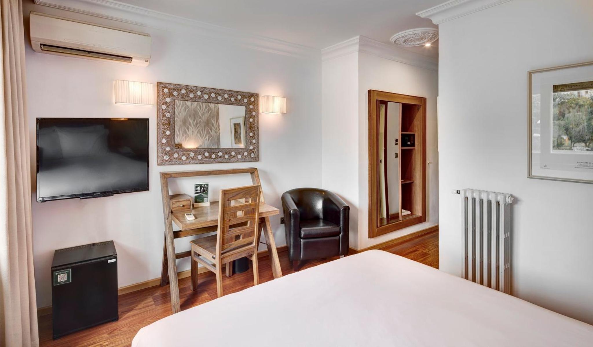 Double Room - Photo 3