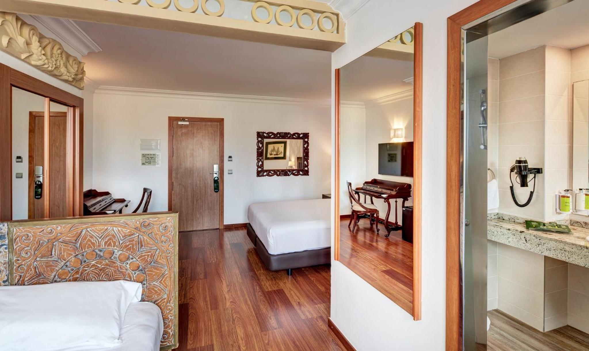 Deluxe Triple Room - Photo 4