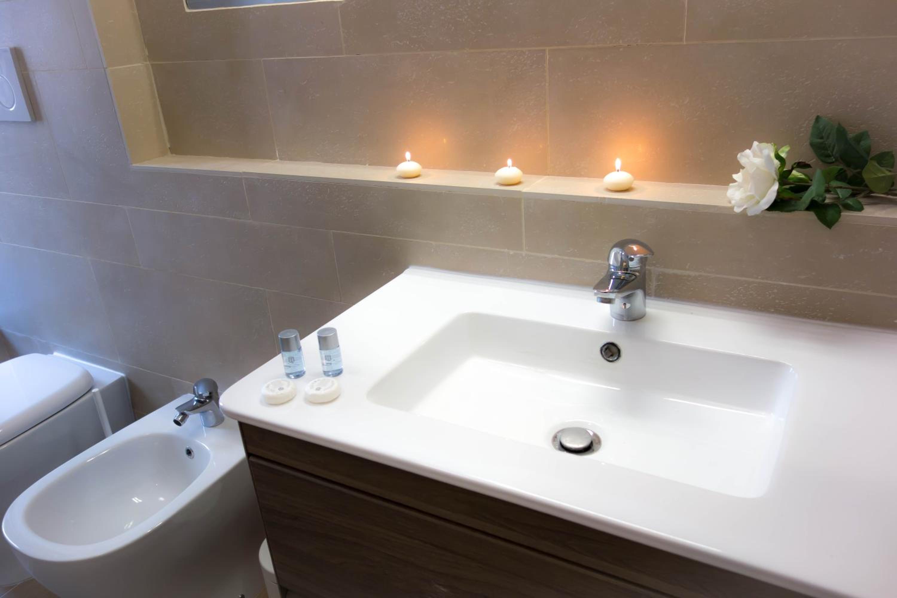 Double Room with Private External Bathroom photo 3