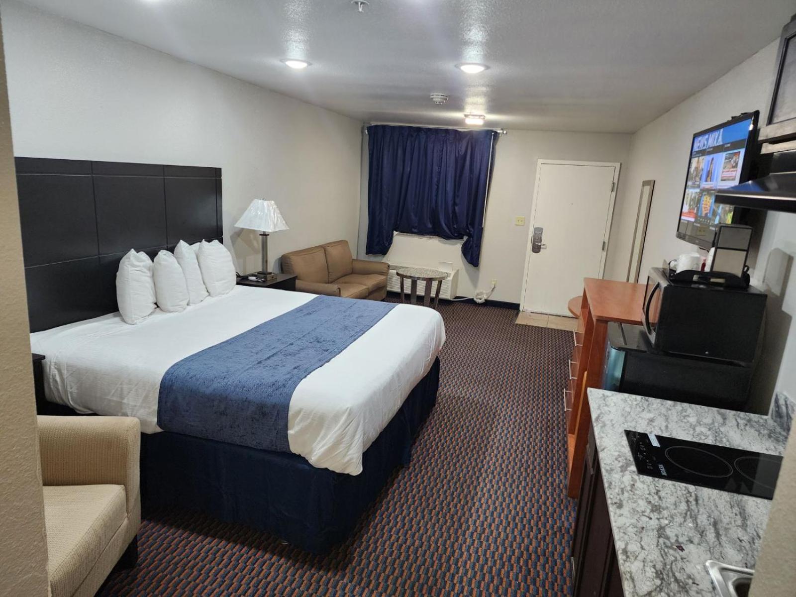 King Bed with Kitchenette Non-Smoking photo 1