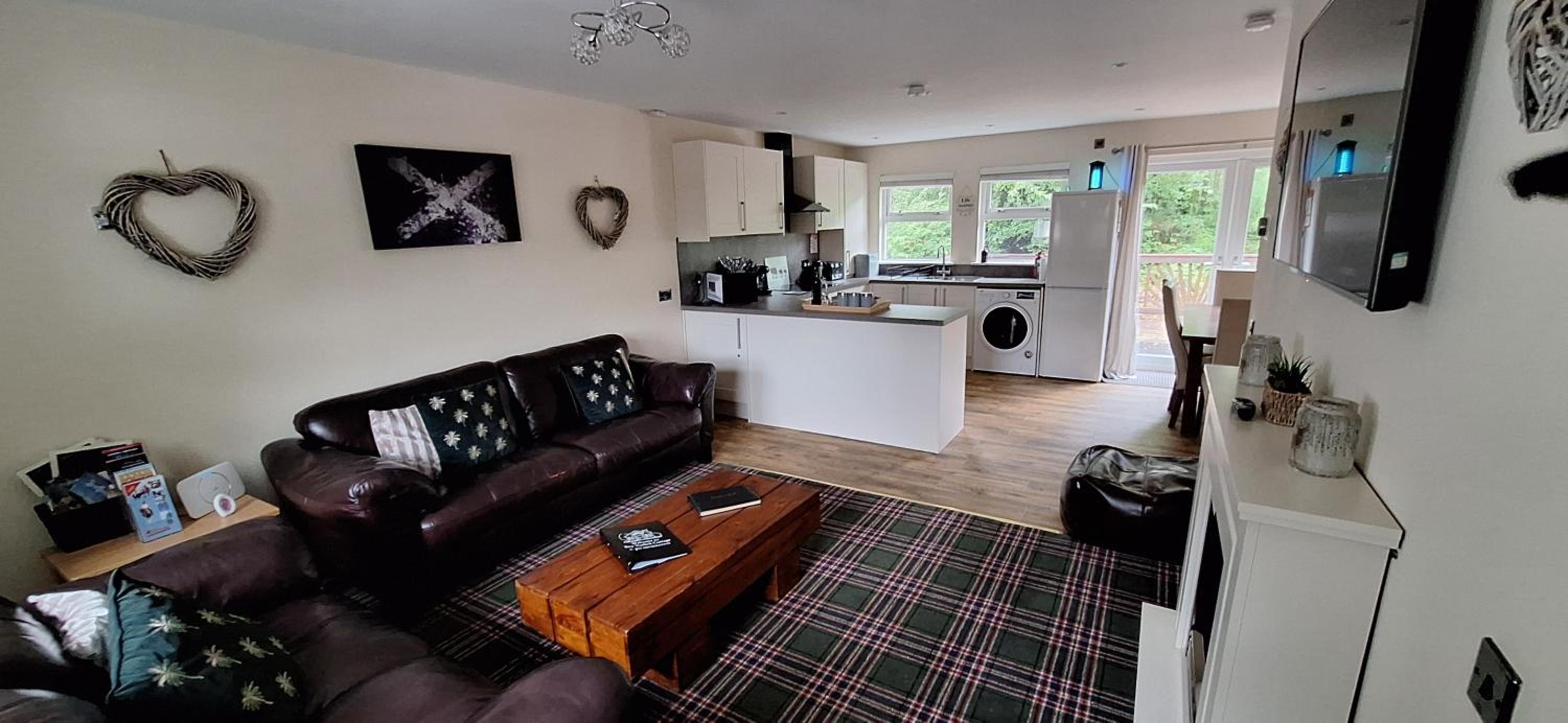 Three-Bedroom House photo 3