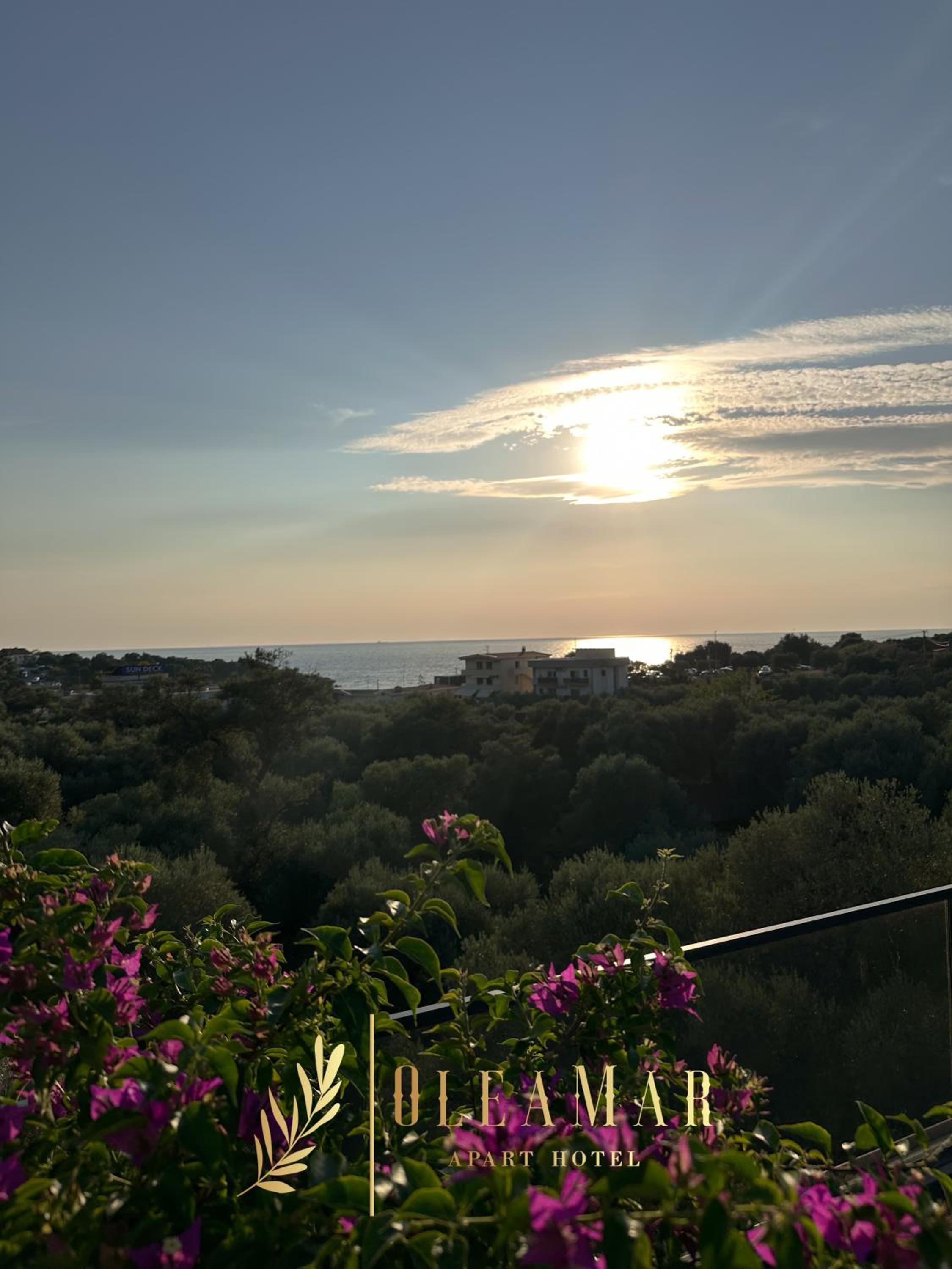 Deluxe Suite with Sea View