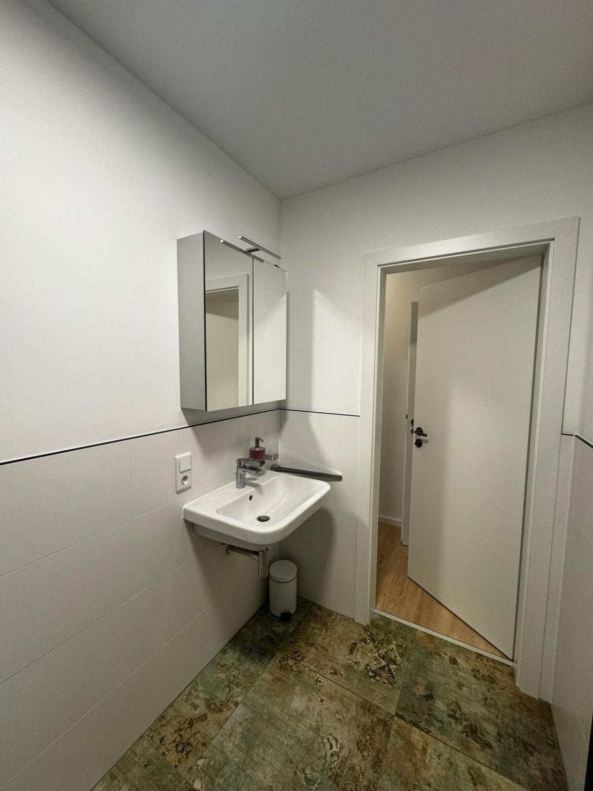 One-Bedroom Apartment photo 3