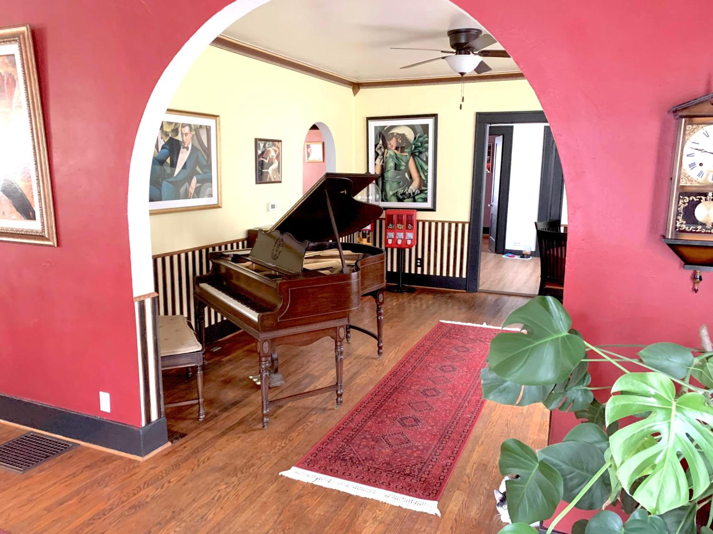 Three-Bedroom House photo 3