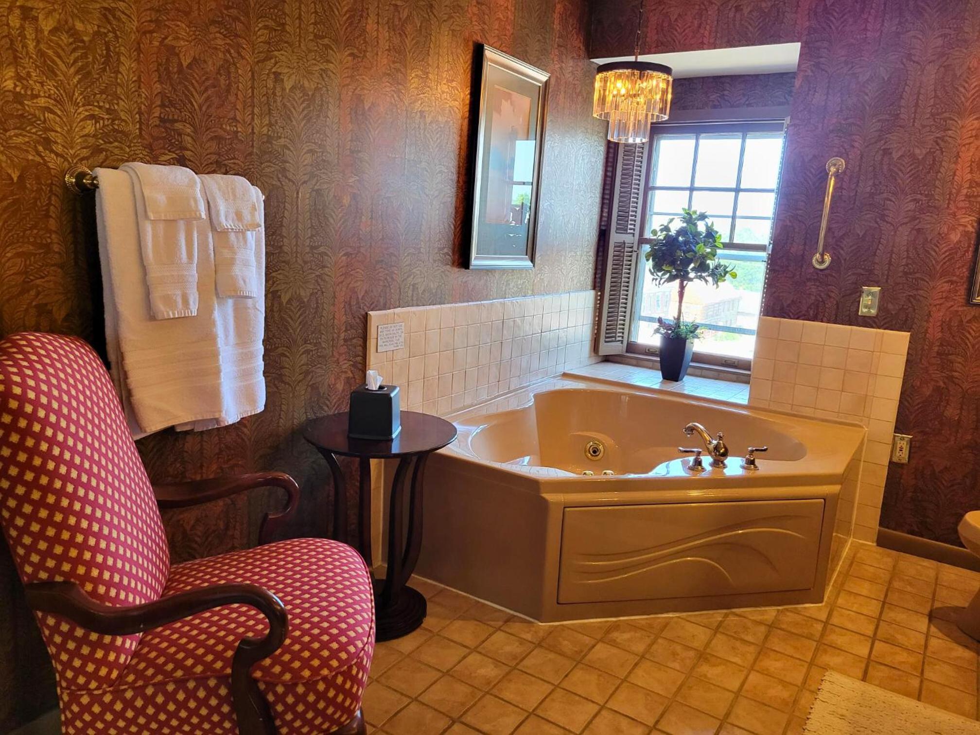 Executive Suite - Photo 2