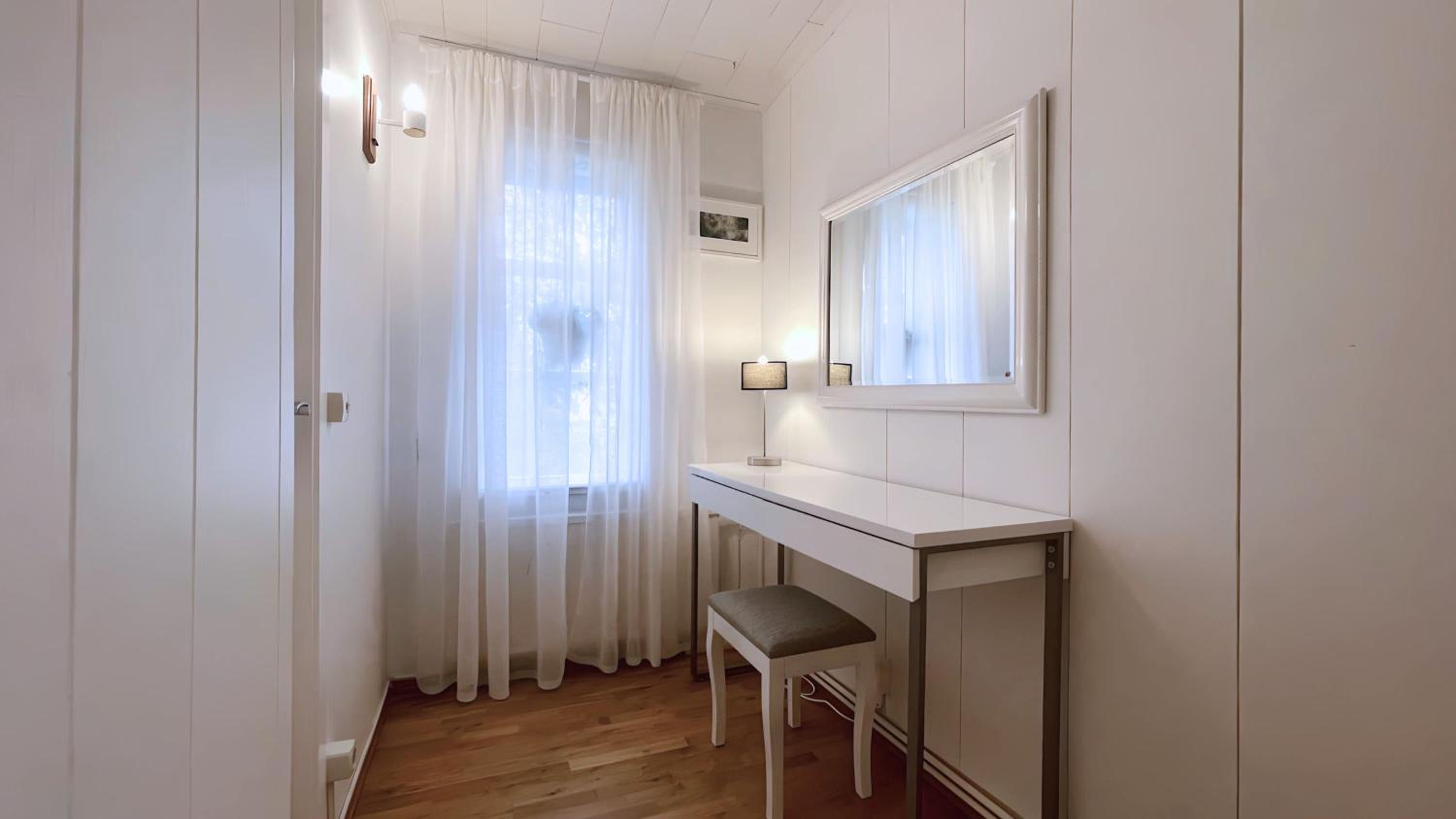 Two-Bedroom House photo 2