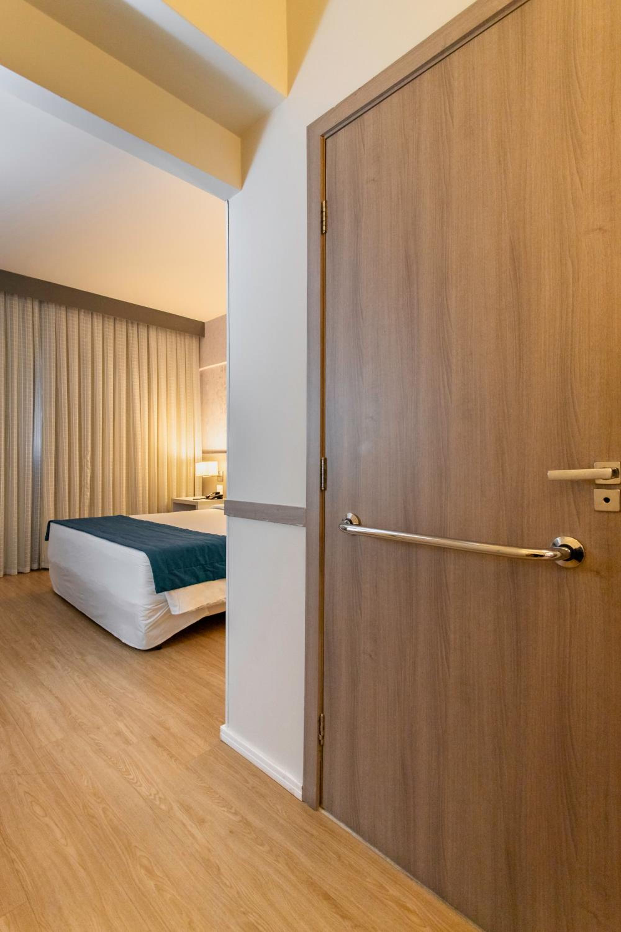 Double Room - Disability Access photo 2