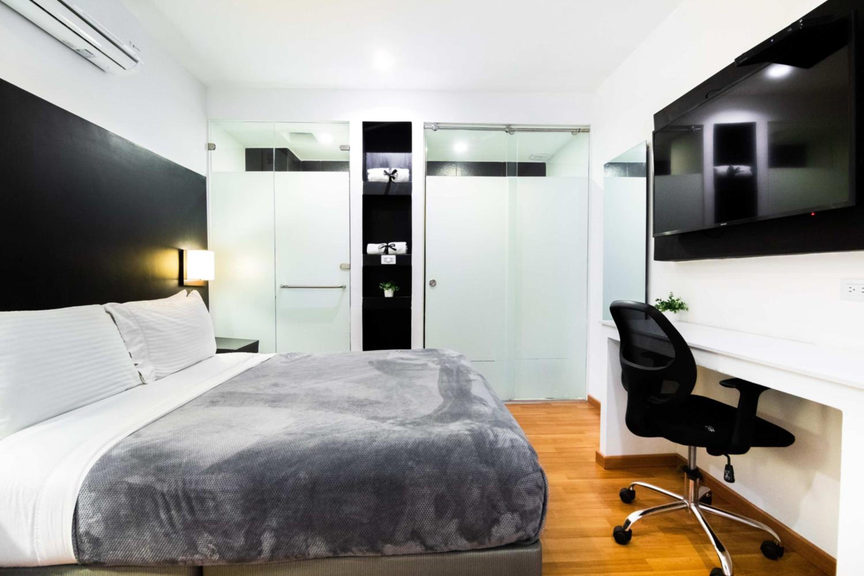 Standard Double Room photo 2