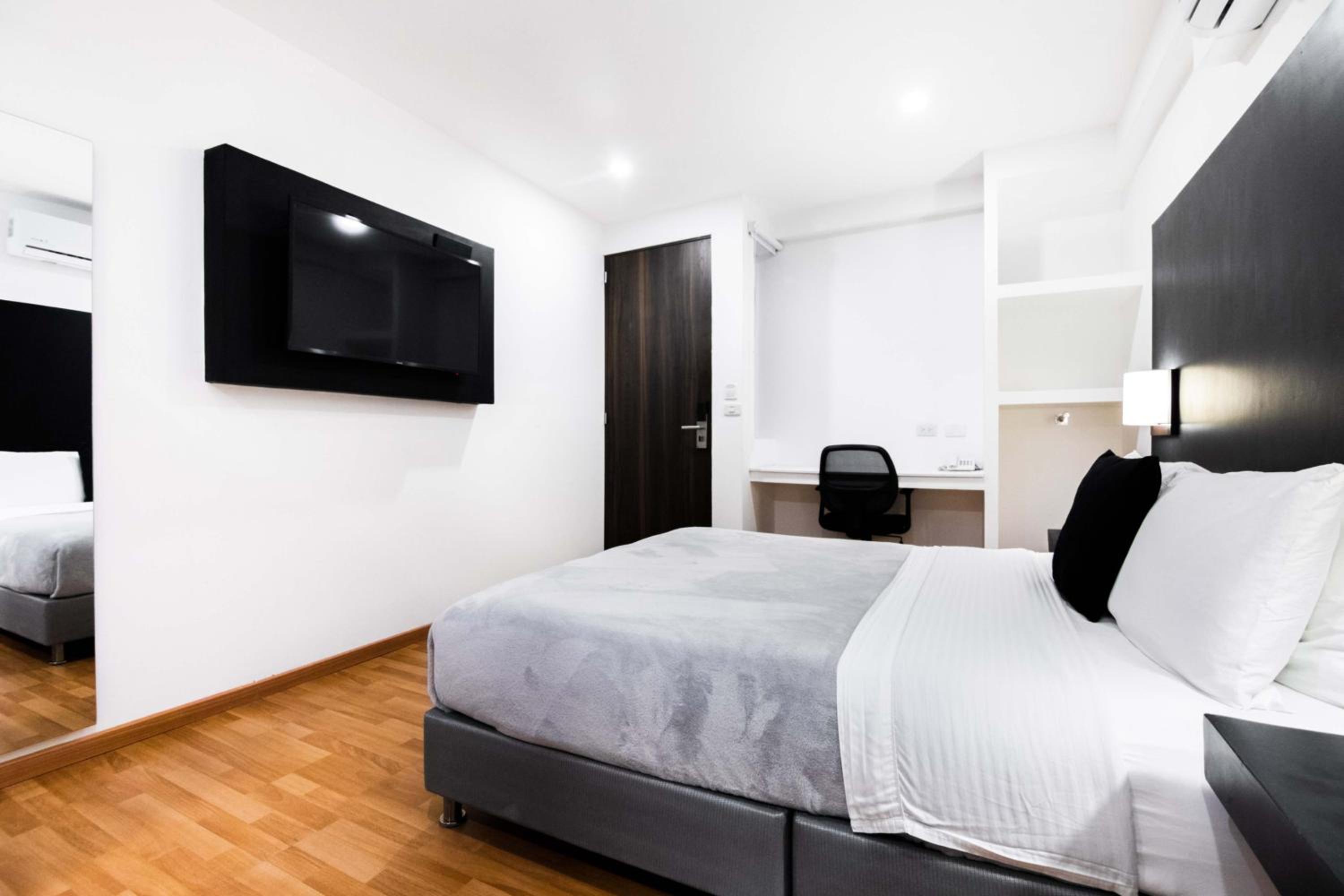 Standard Double Room photo 2