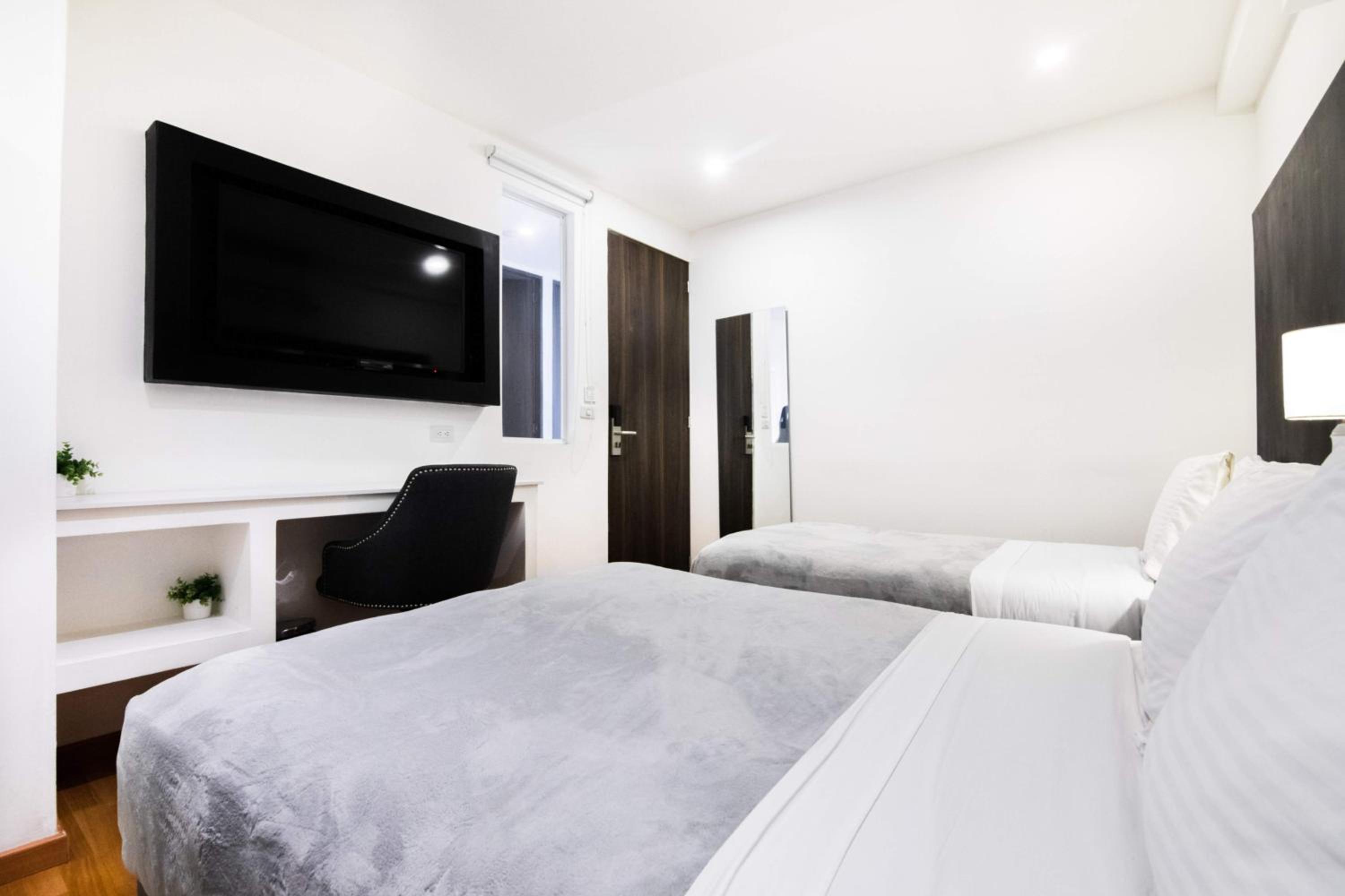 Standard Twin Room photo 2