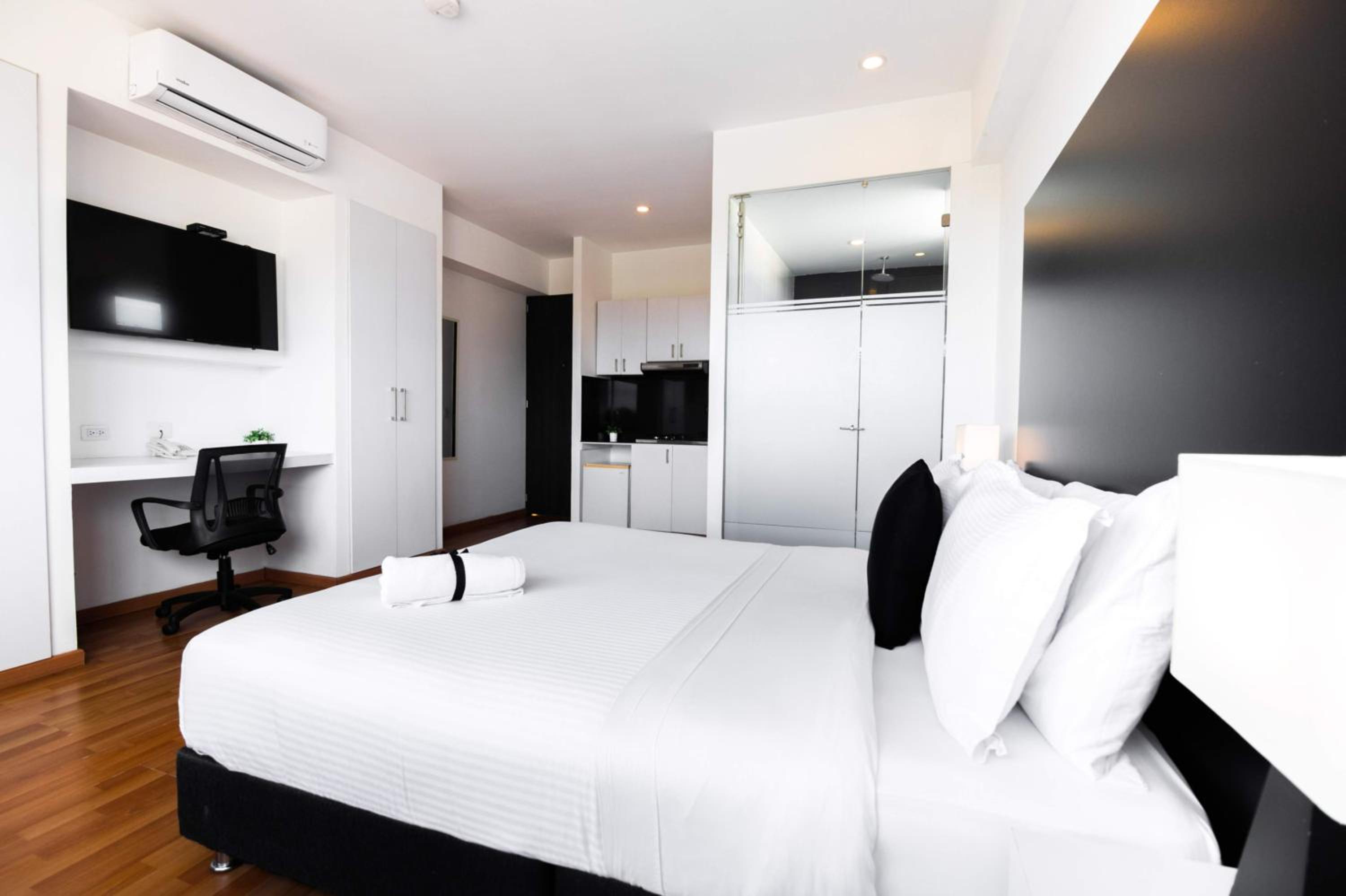 Deluxe Double Room photo 3