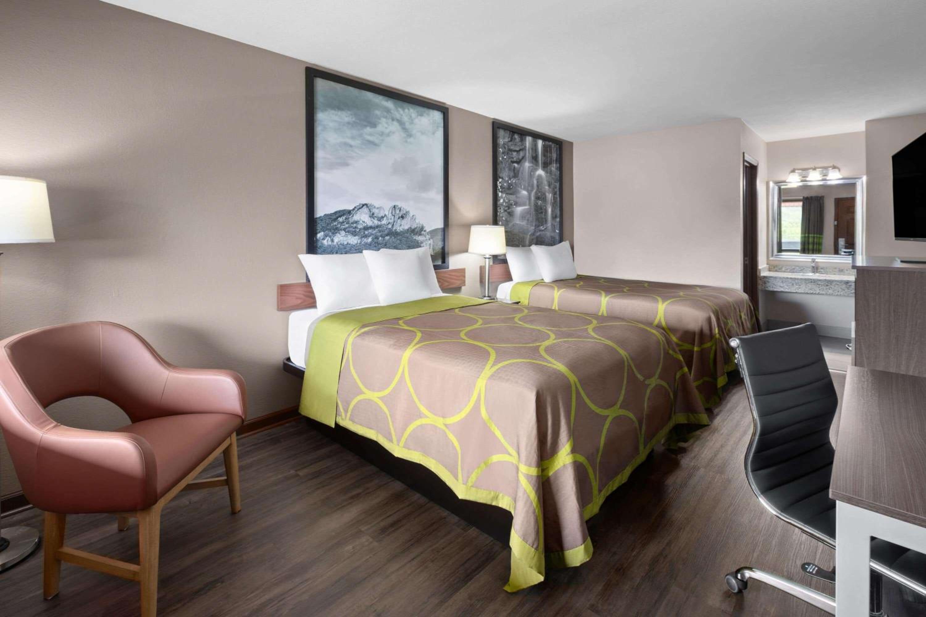 2 Double Beds, Non-Smoking - Photo 1