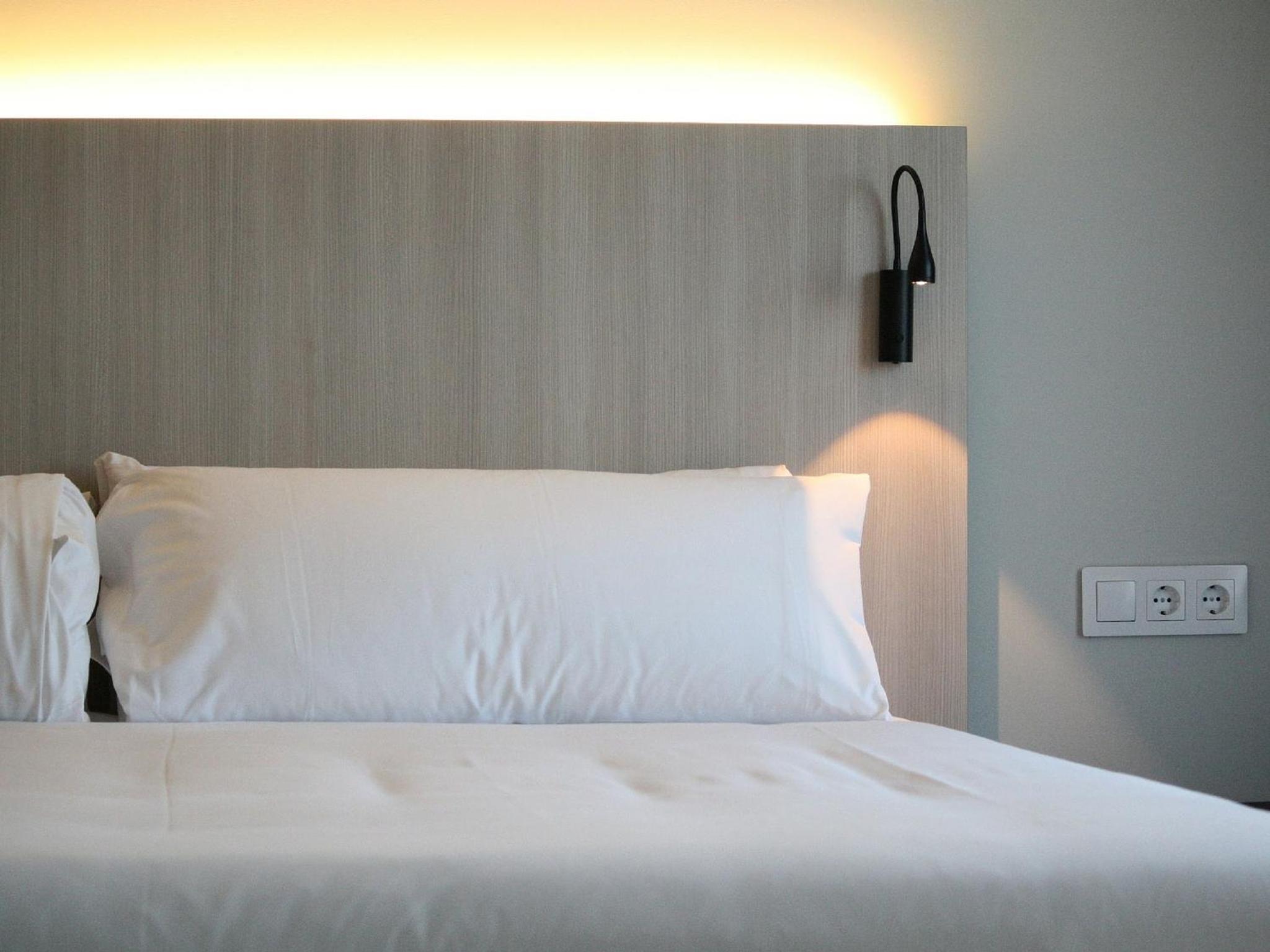 Standard Double or Twin Room - Photo 3