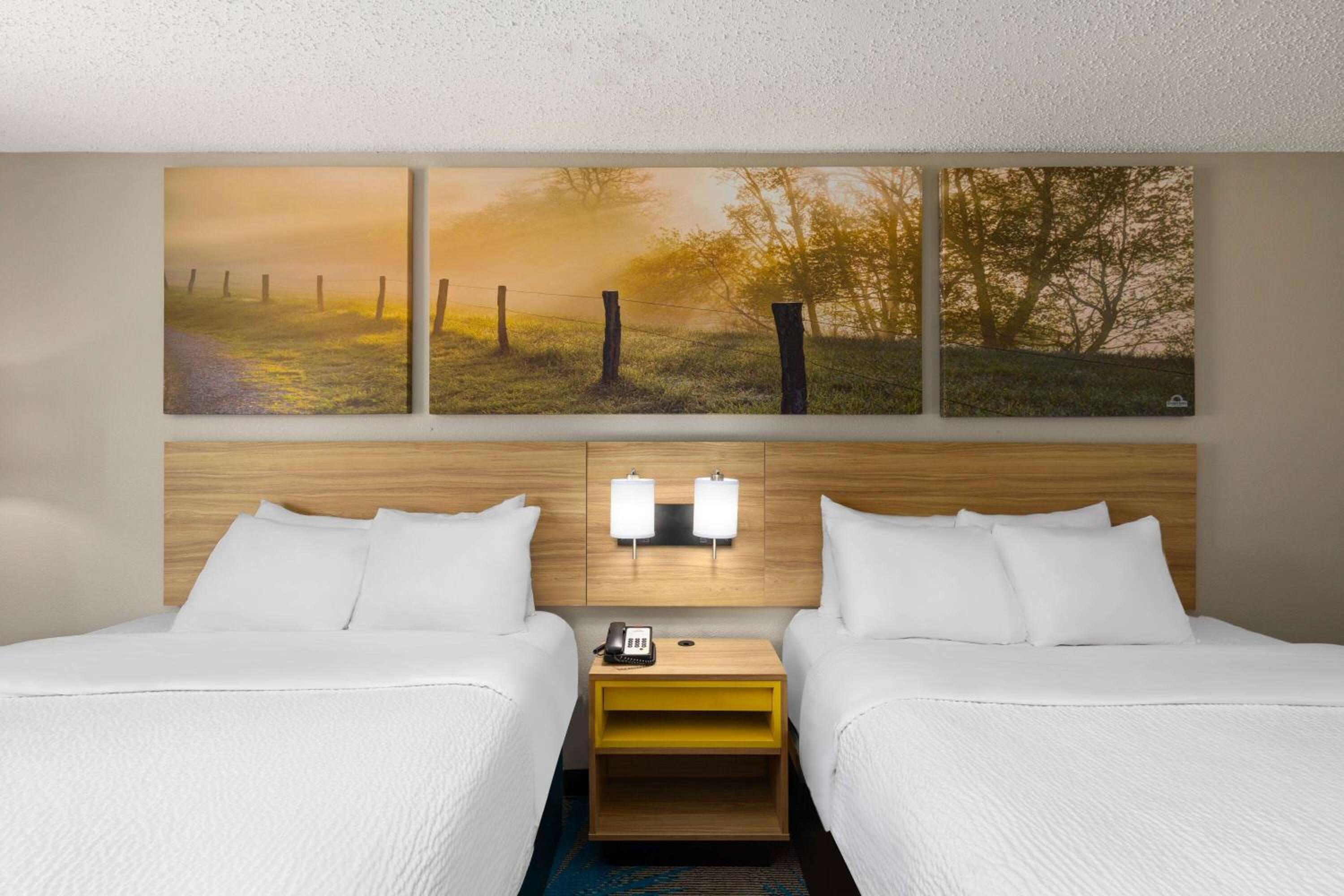 Double Room with Two Double Beds - Non-Smoking - Photo 9