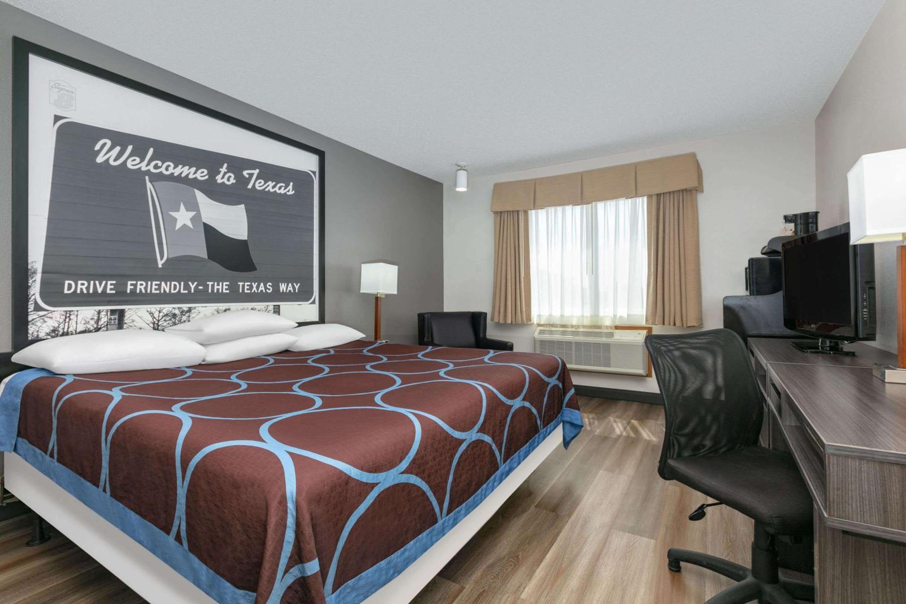 Business King Room - Non-Smoking - Photo 1
