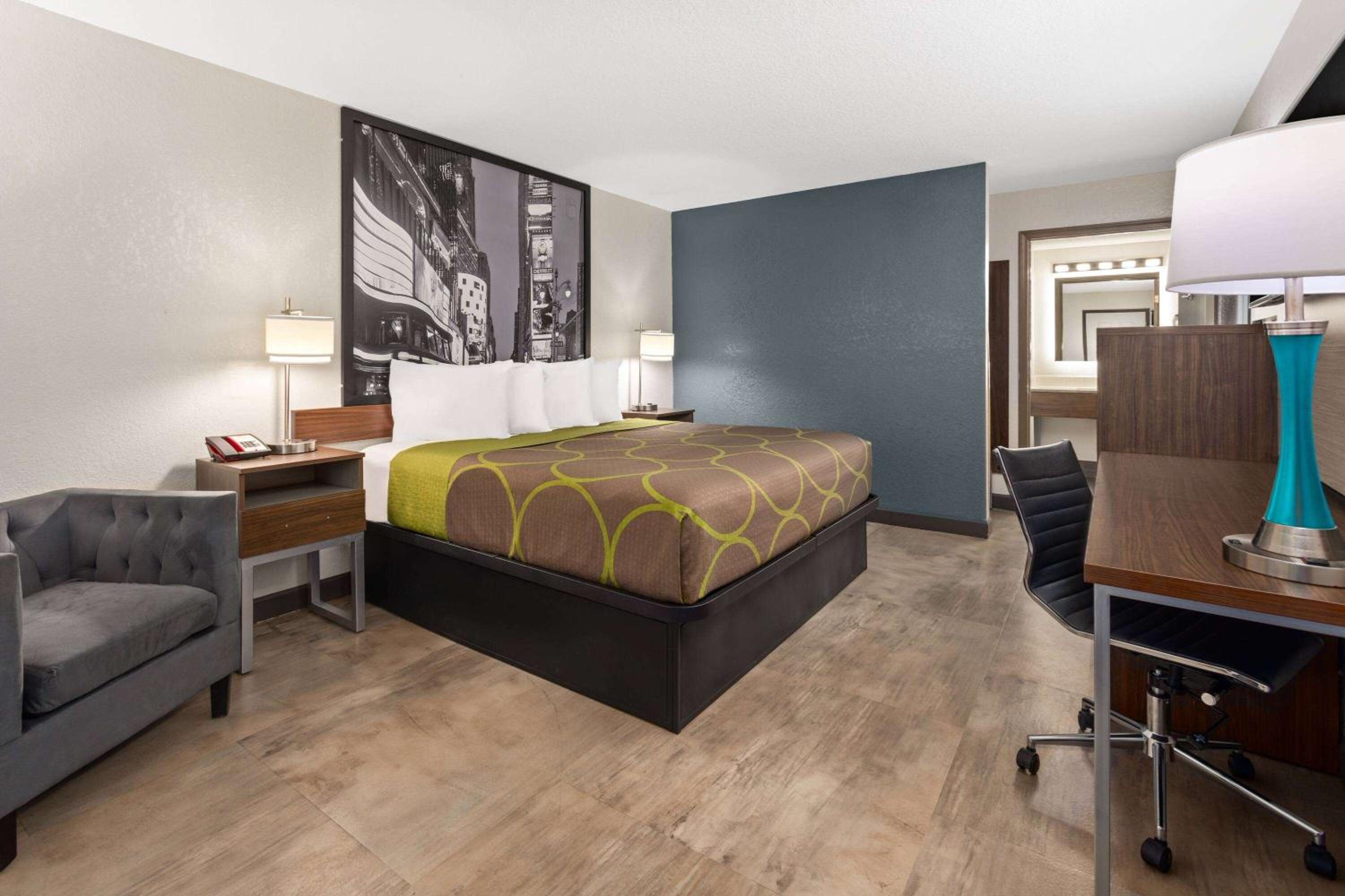 King Room with Mobility/Hearing Impaired Access - Non-Smoking - Photo 1