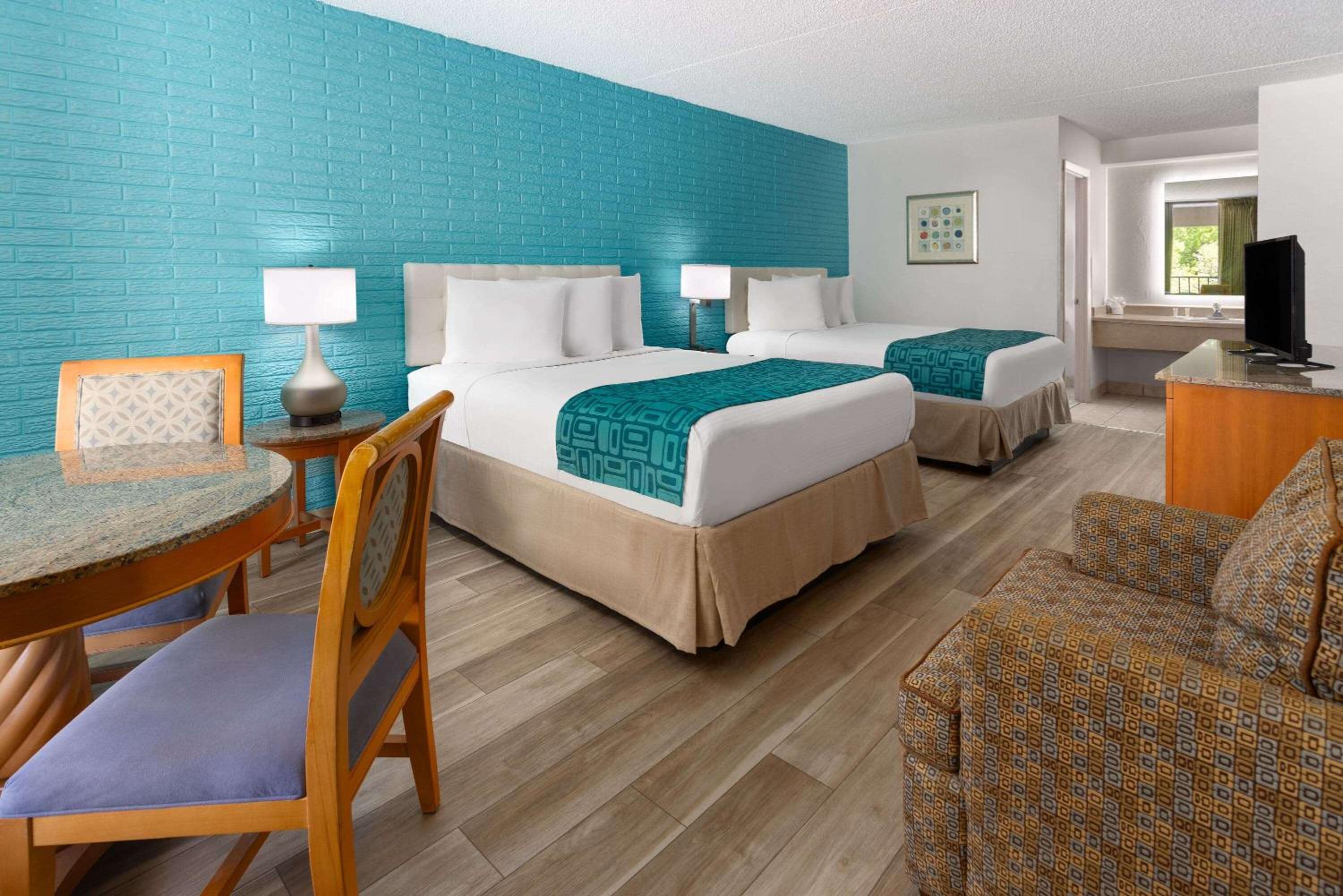 Room with Two Double Beds - Non-Smoking - Photo 1