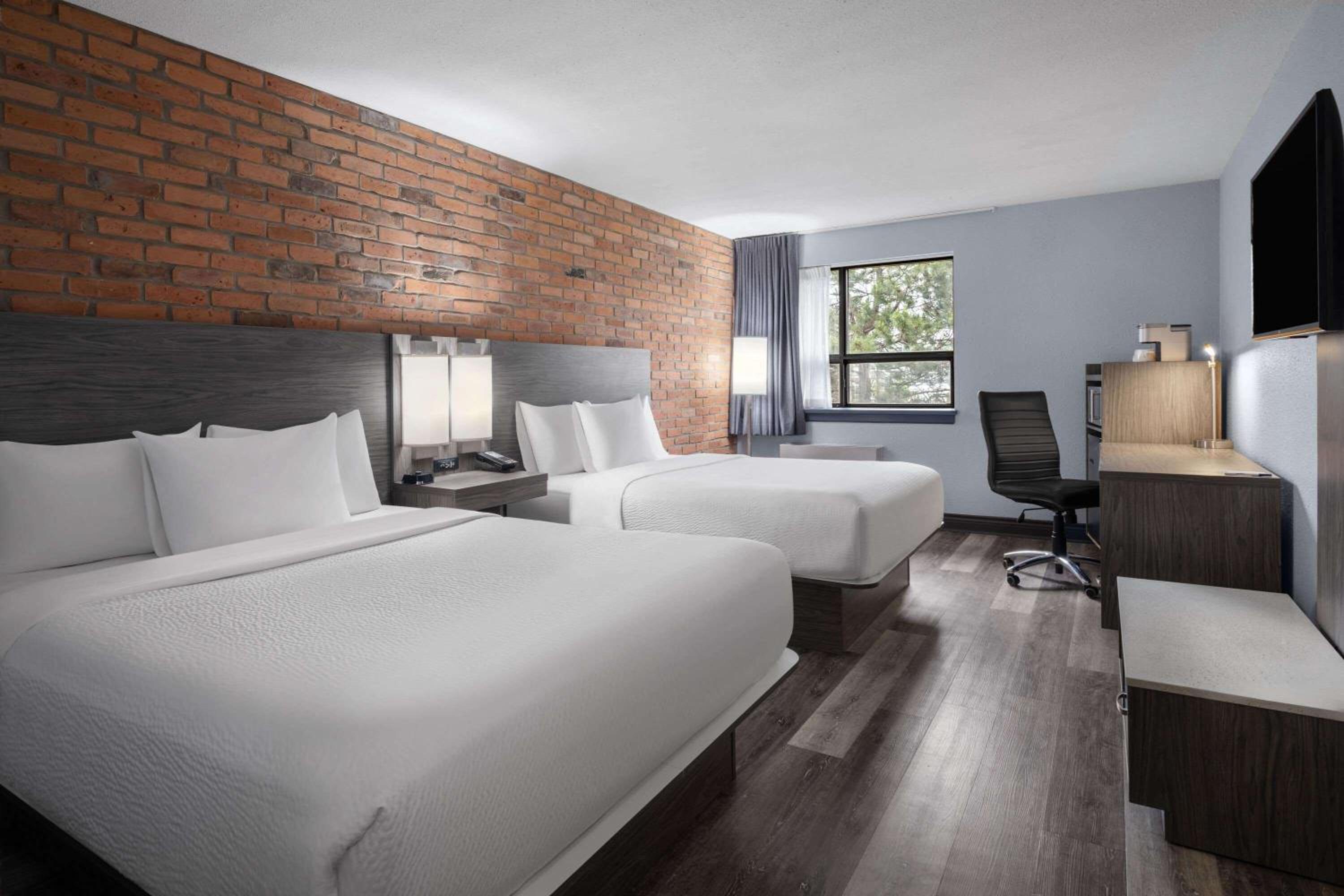 Deluxe Queen Room with Two Queen Beds - Non-Smoking - Photo 1