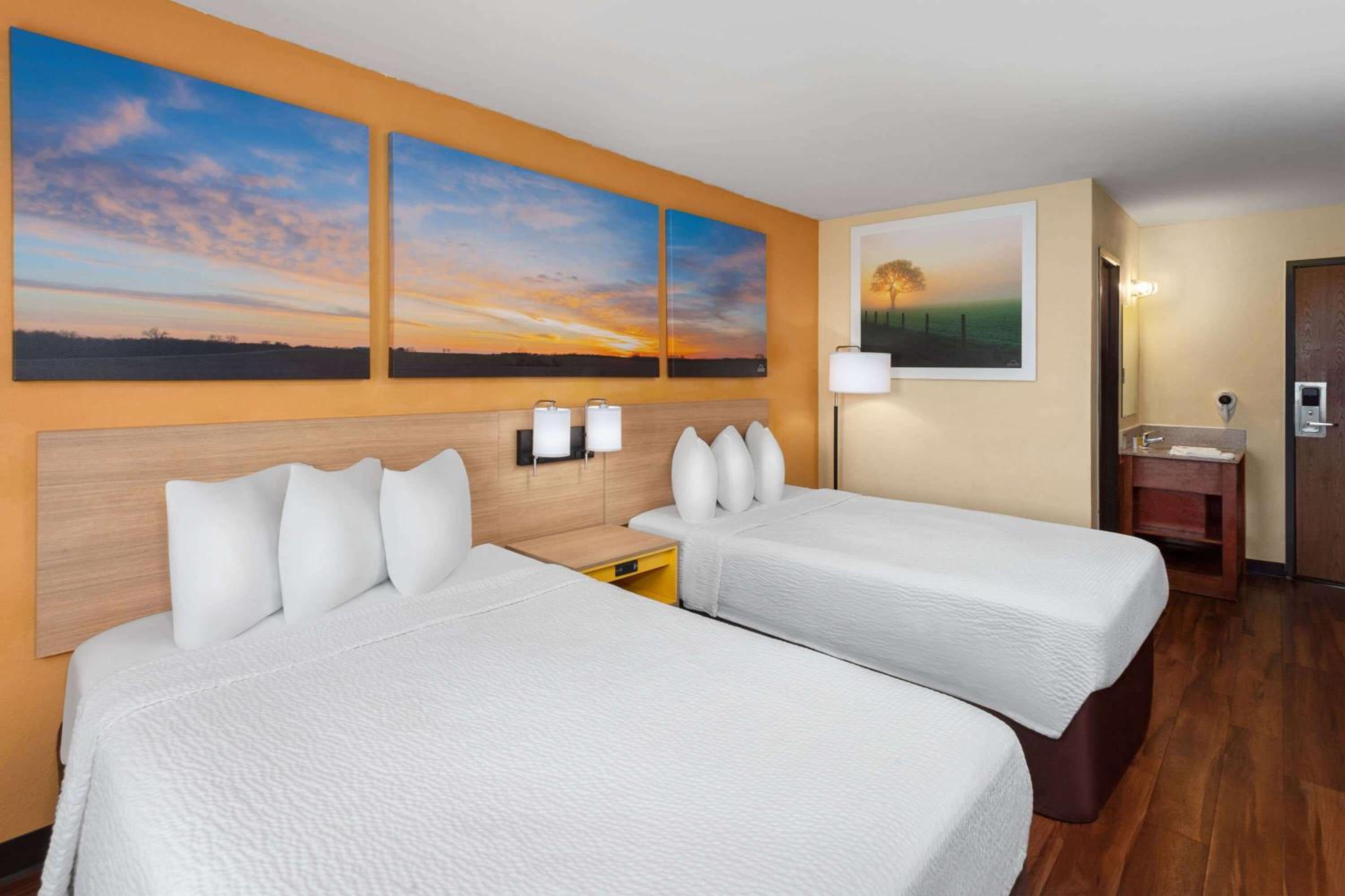 Double Room with Two Double Beds - Photo 1