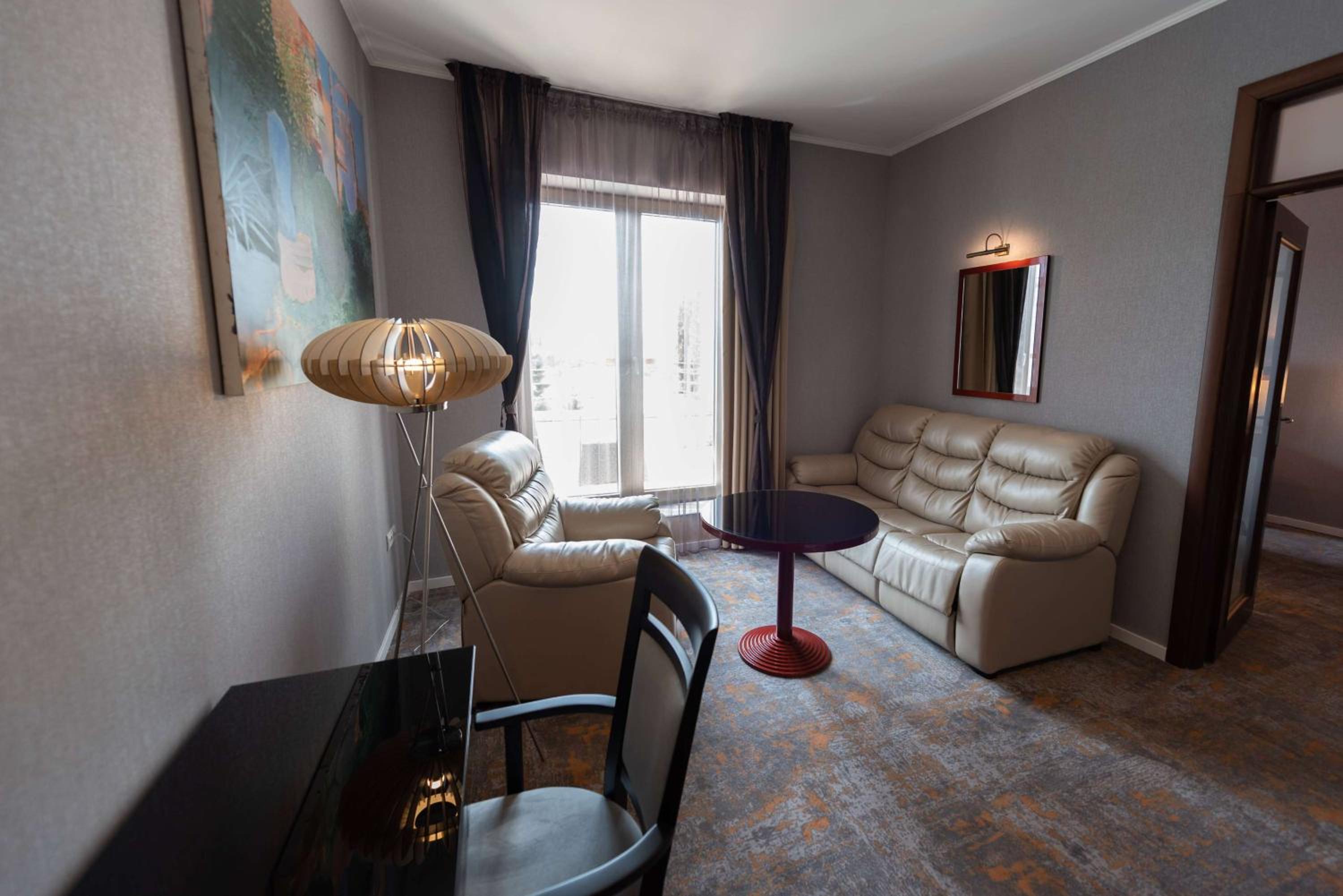 Two-Bedroom Suite with Belle View