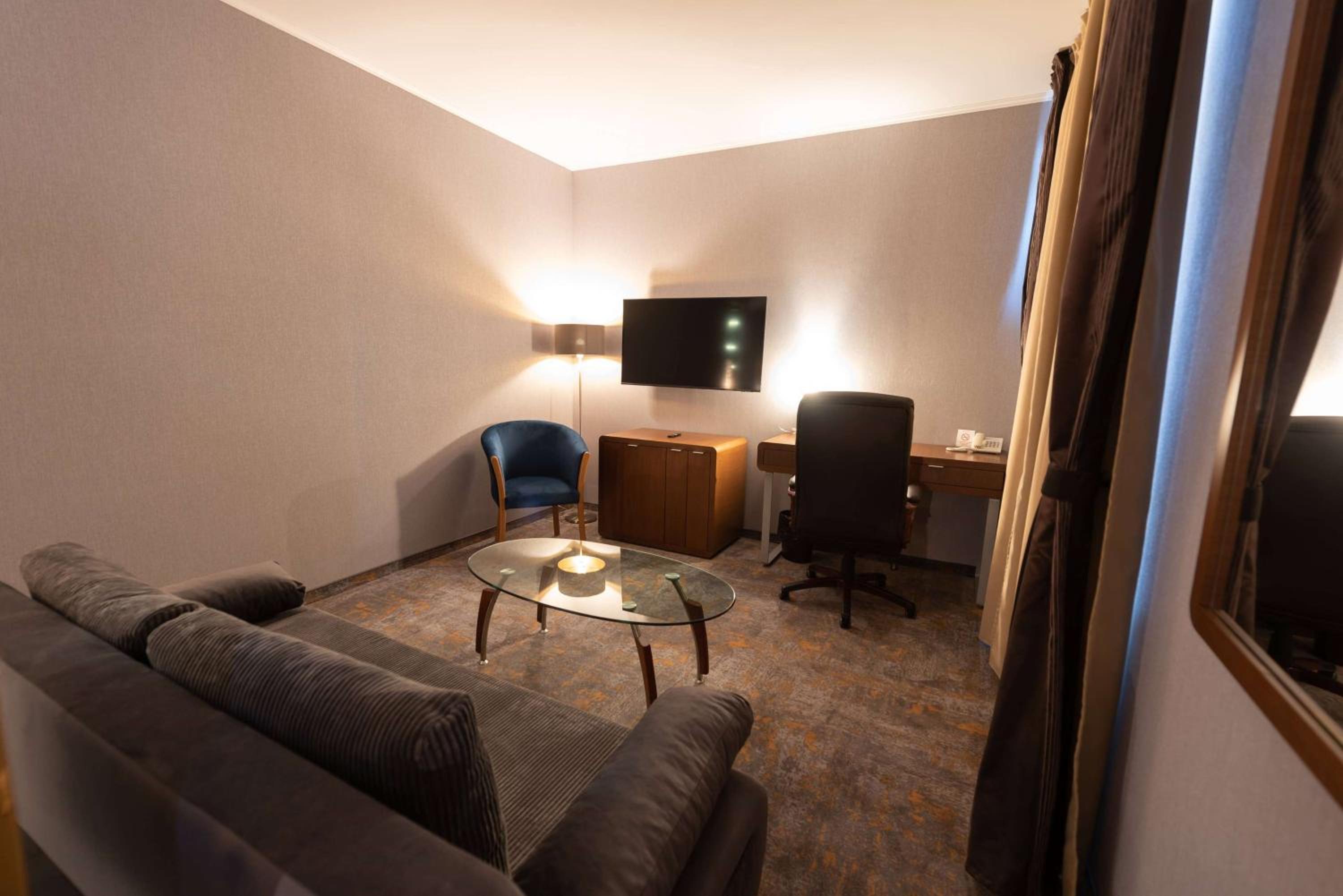 Deluxe Suite