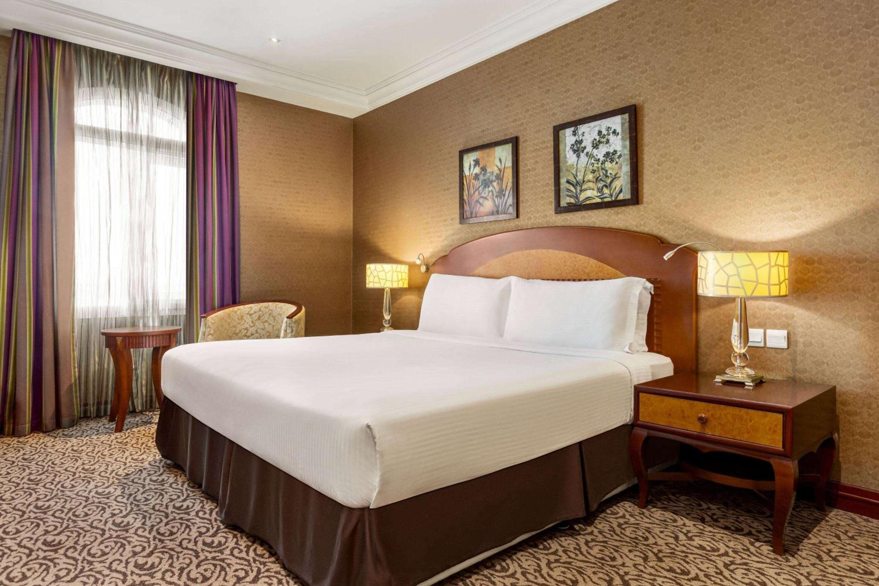 Deluxe King Room - Photo 1